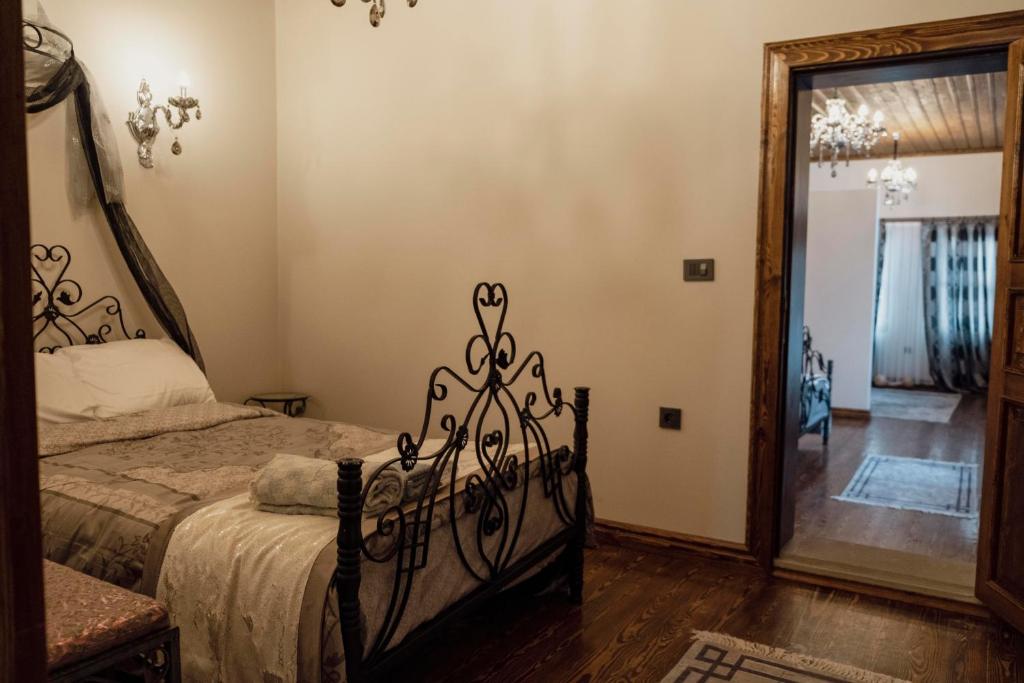 QUEEN DELUXE ROOM 