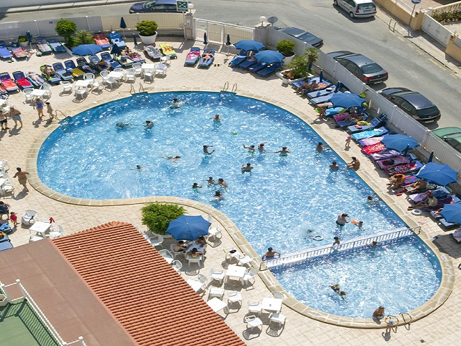 piscina-cabana-benidorm-hotel mica.jpg