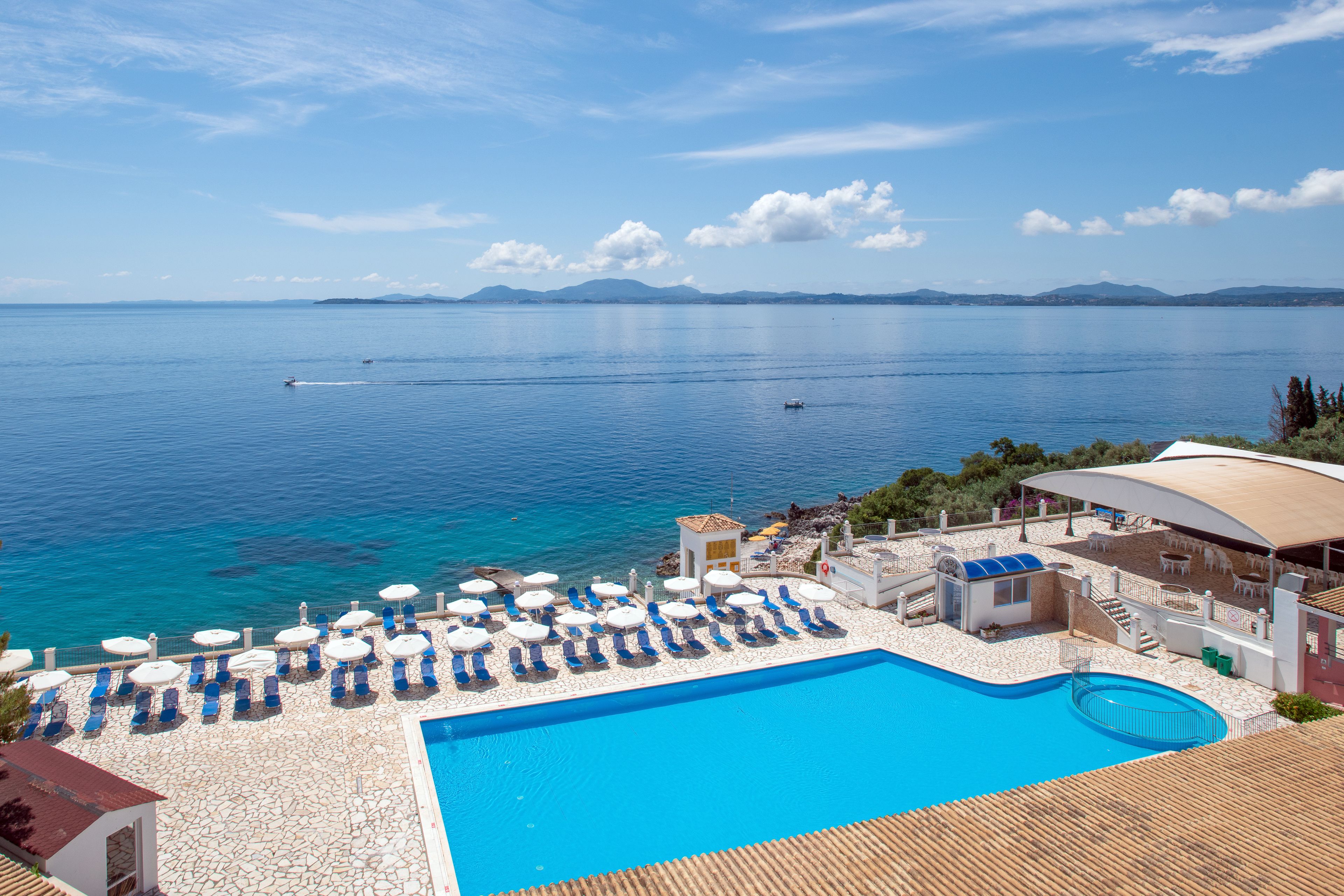 Piscina deschisă
