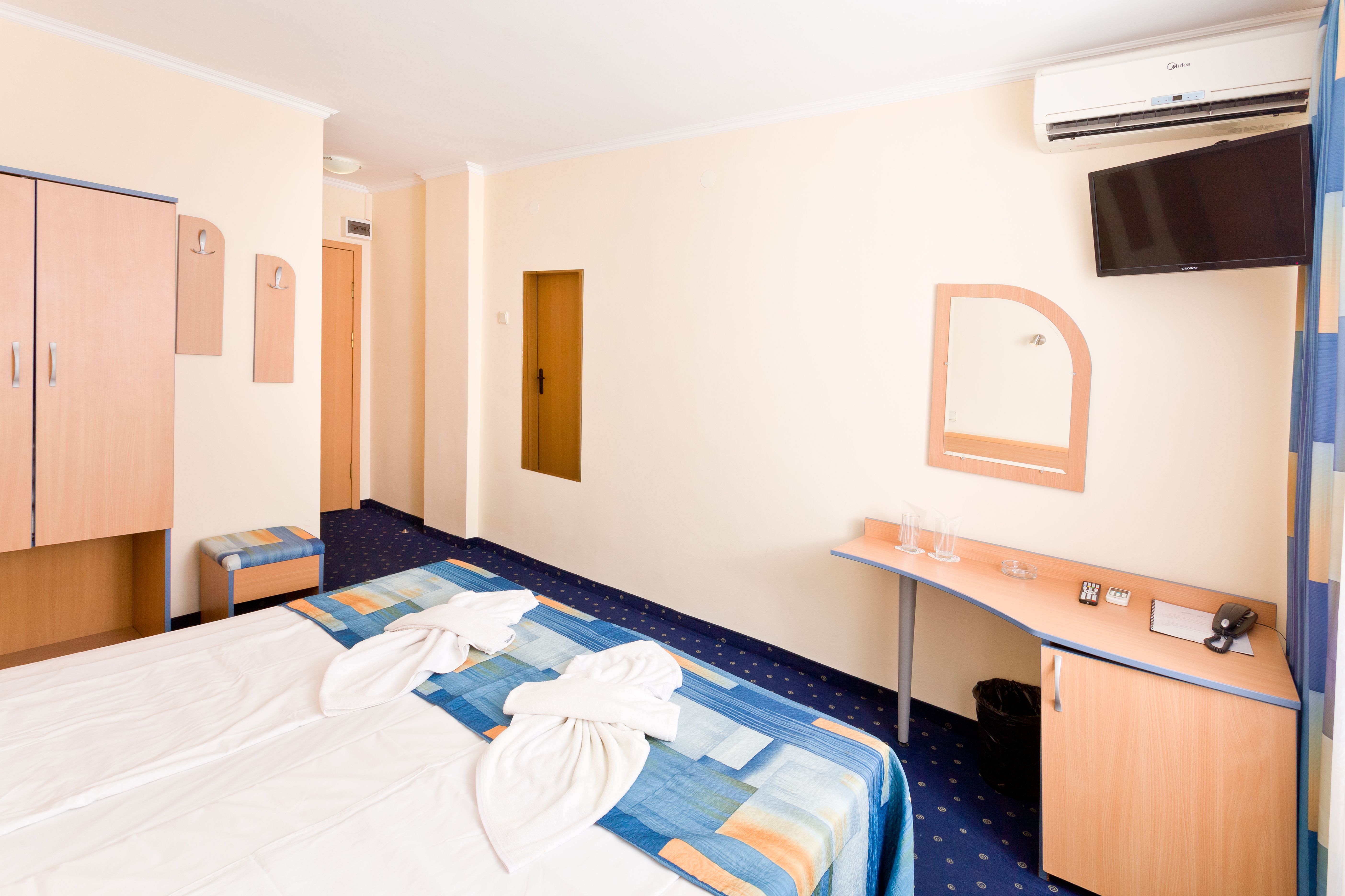 DOUBLE STANDARD ROOM