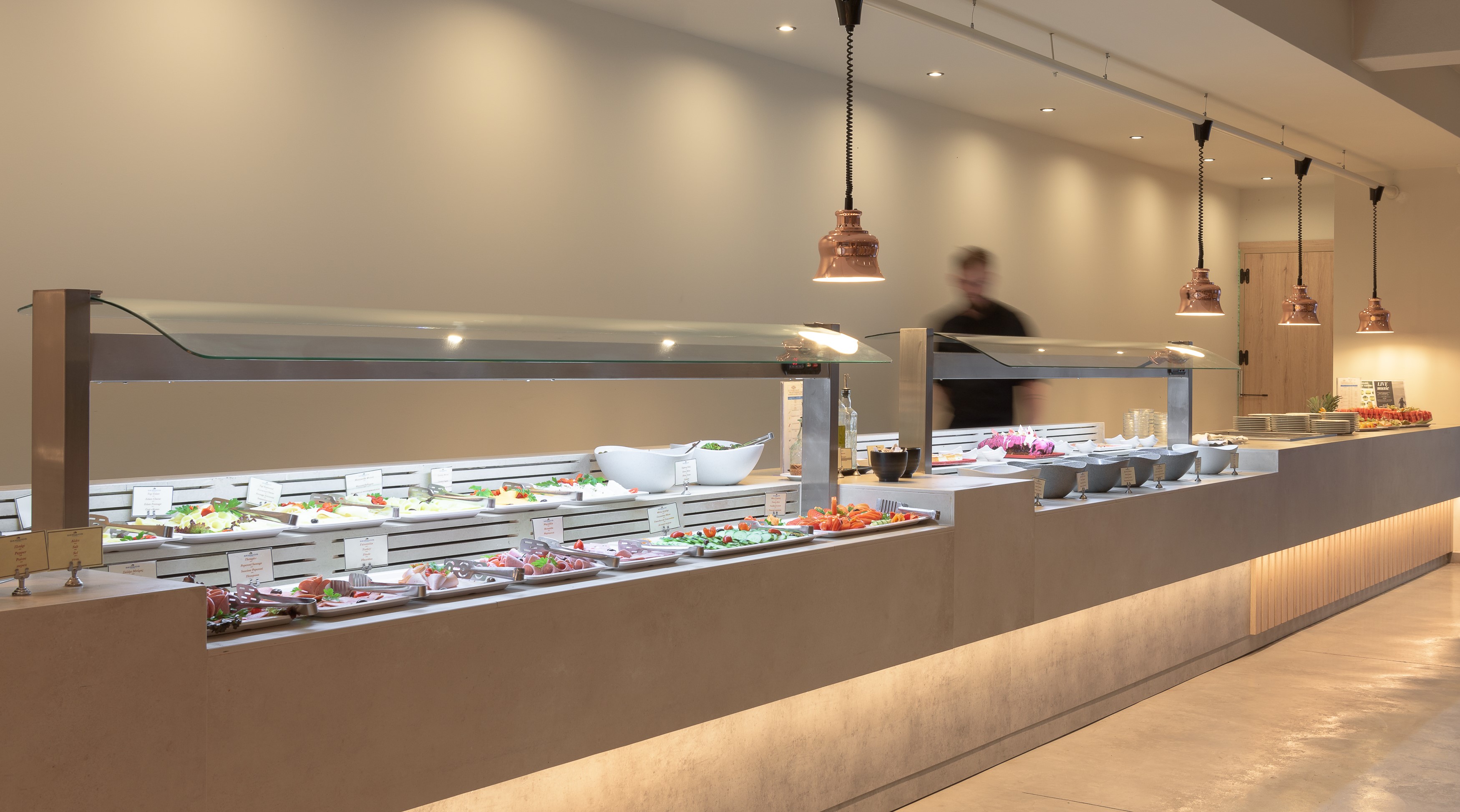 Main restaurant 