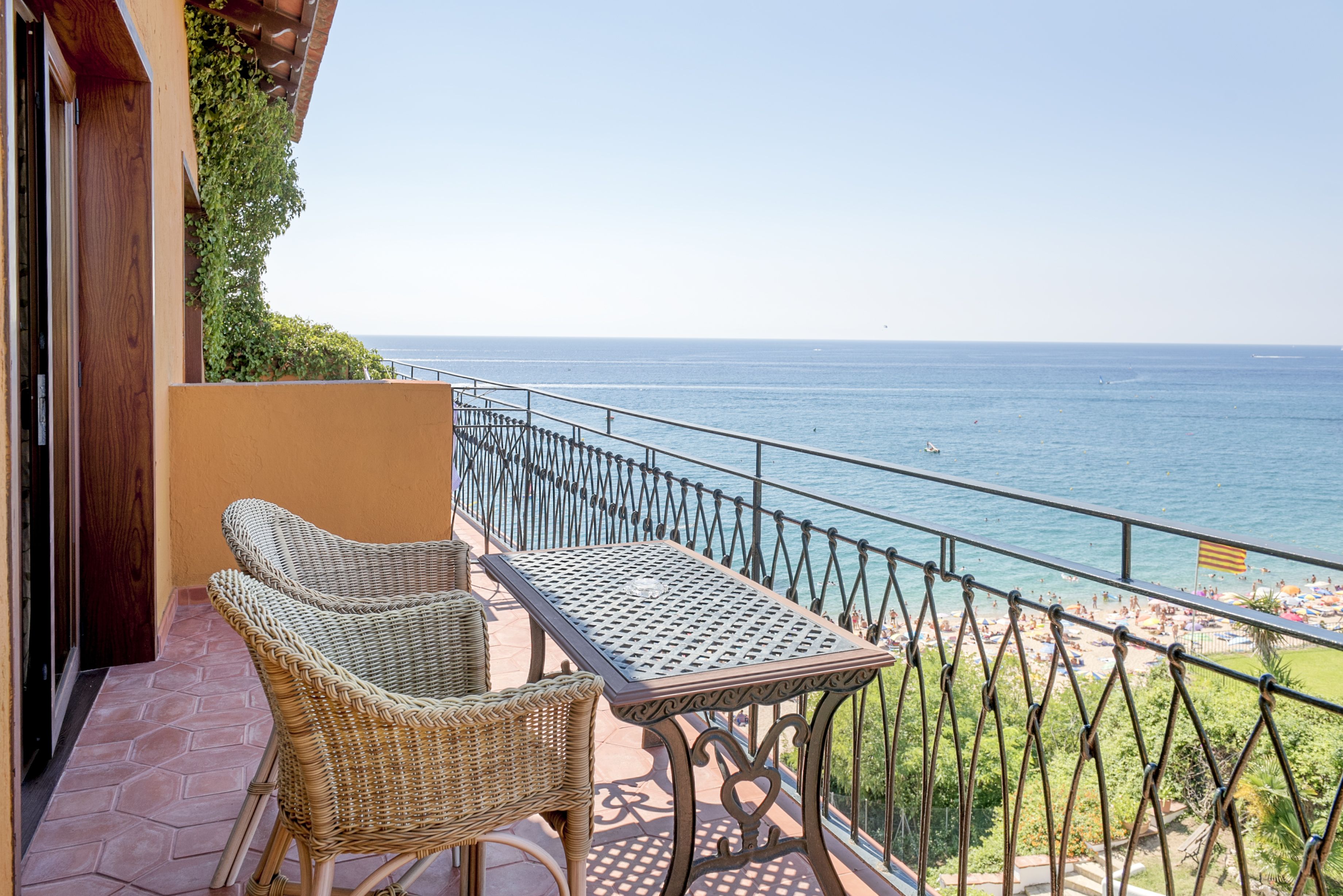 Lateral Sea view Room