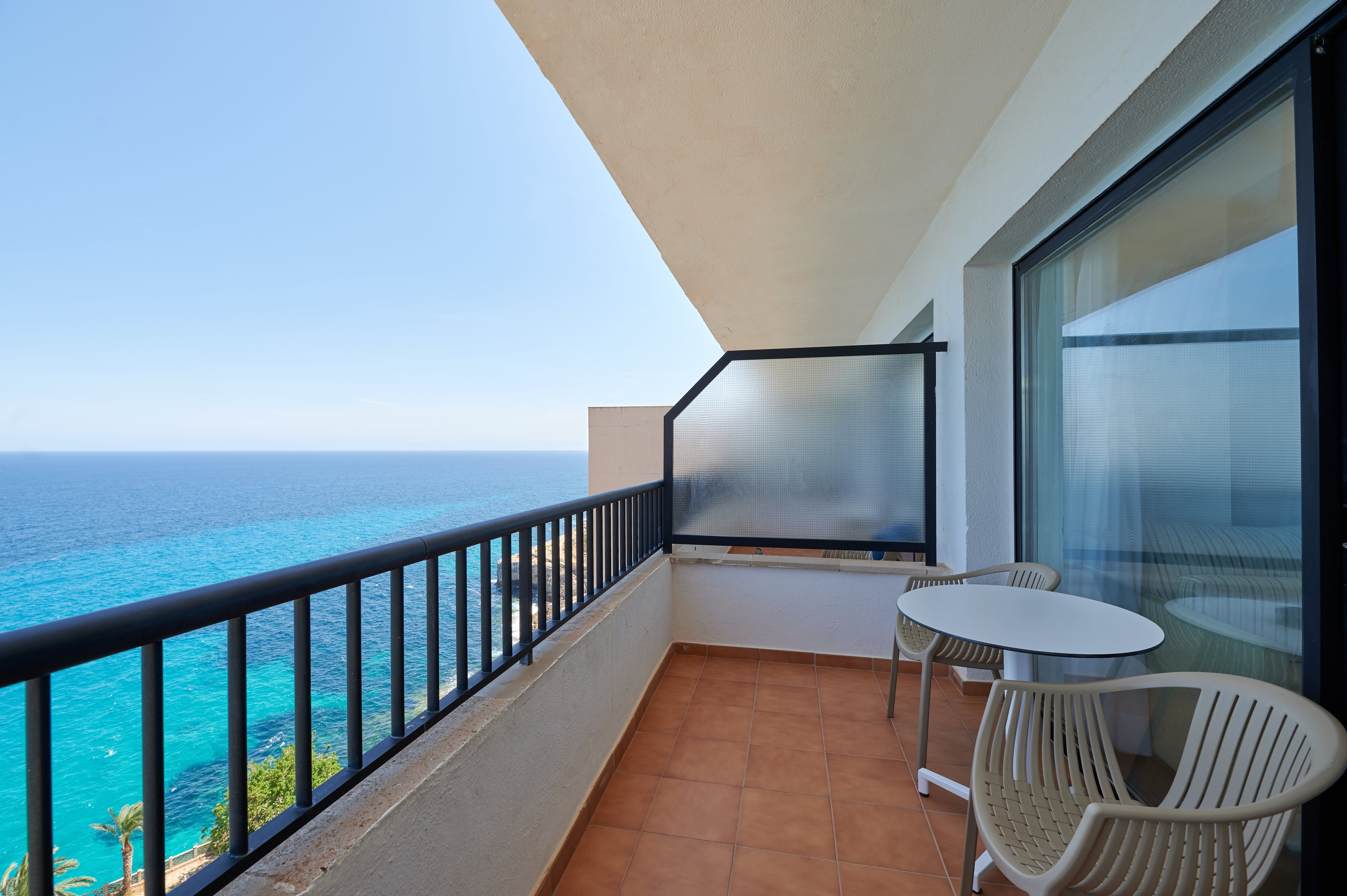 DOUBLE FRONTAL SEA VIEW (BALCONY) COMFORT