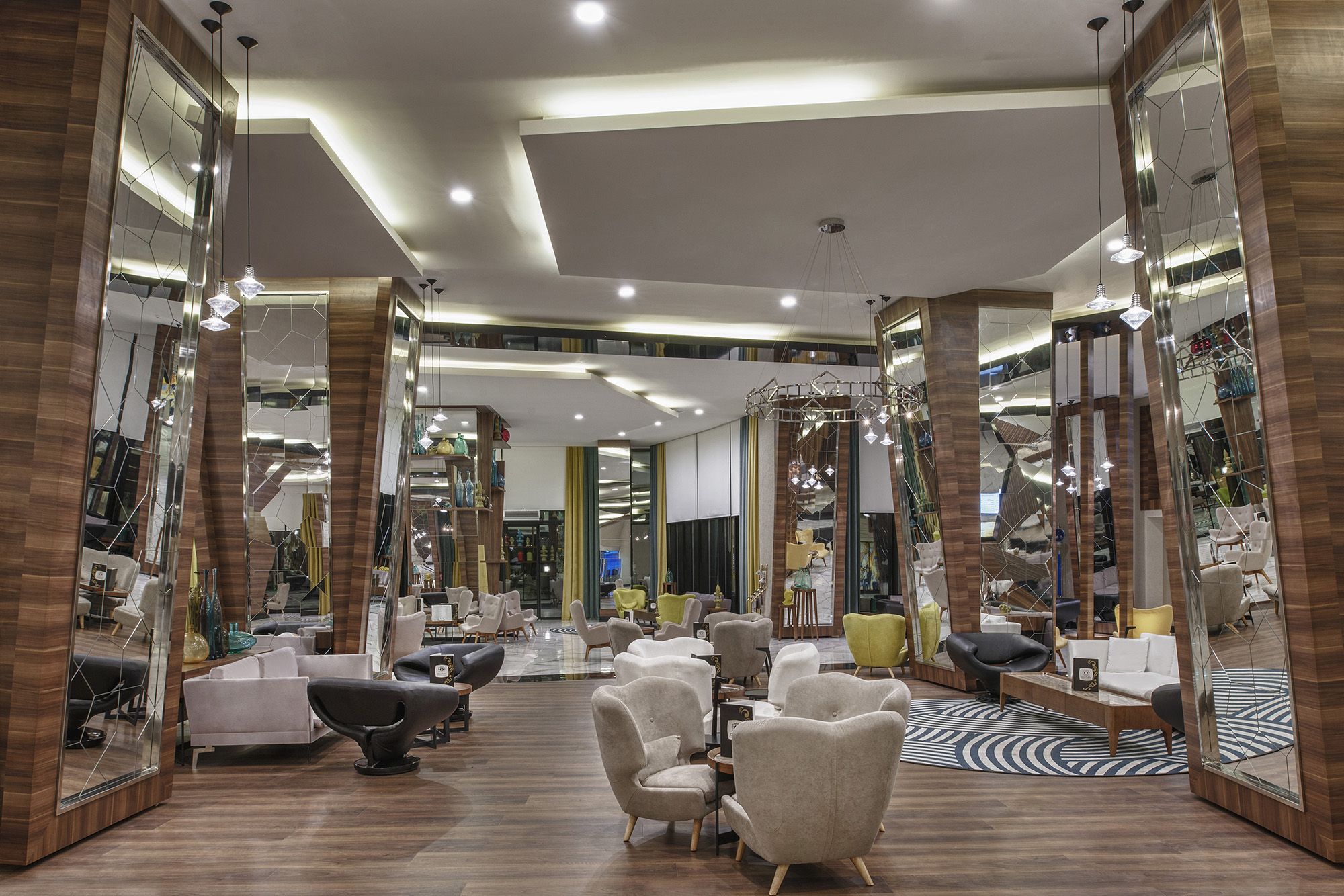 LOBBY BAR
