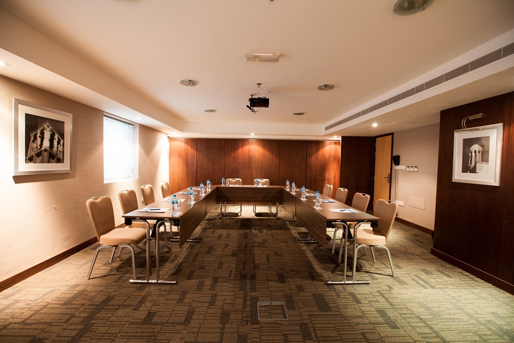 MICE (servicii de organizare de întâlniri, conferințe, alte evenimente)