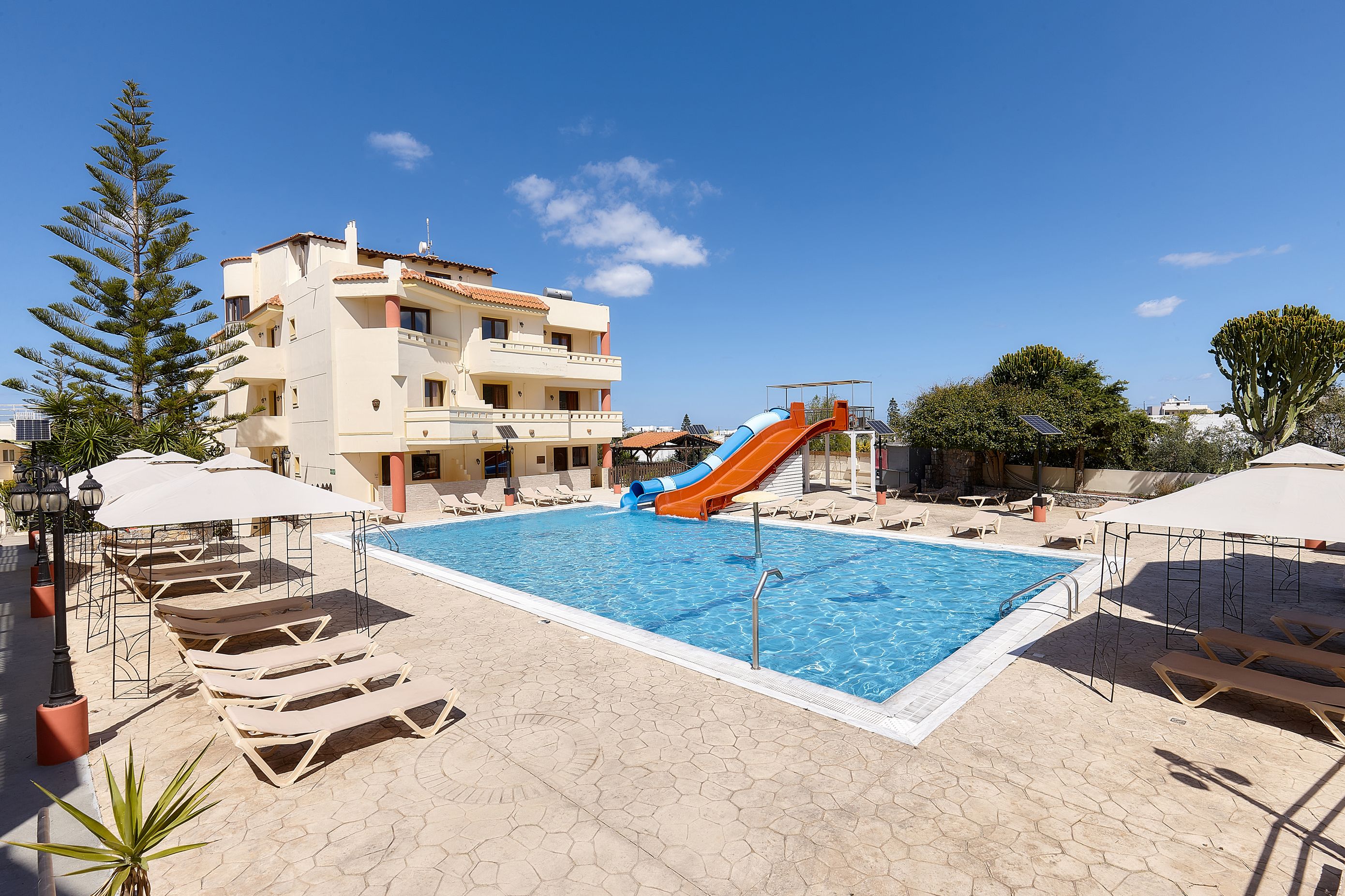 Piscina deschisă