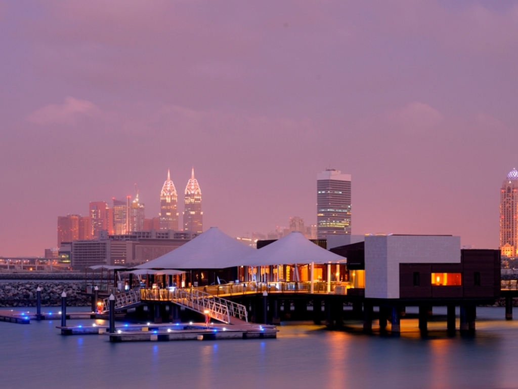 101 Dining Lounge and Marina