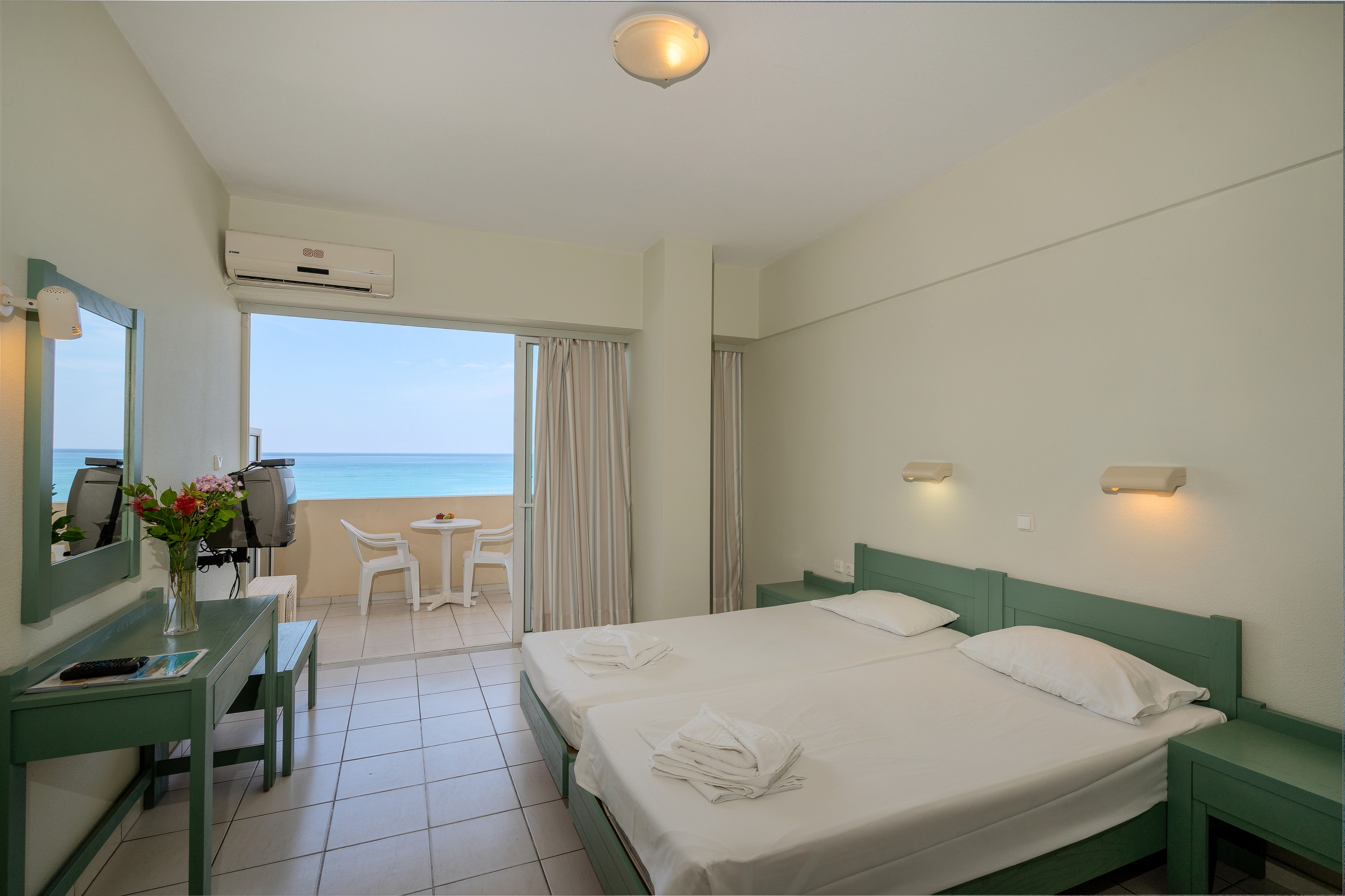 FAMILY ROOM SEA VIEW