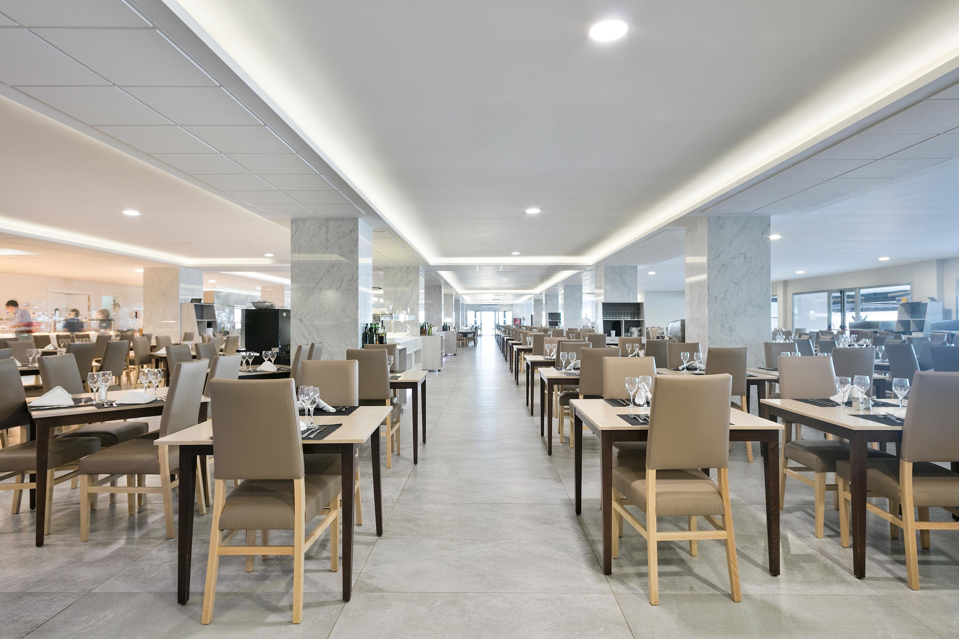 MAIN RESTAURANT