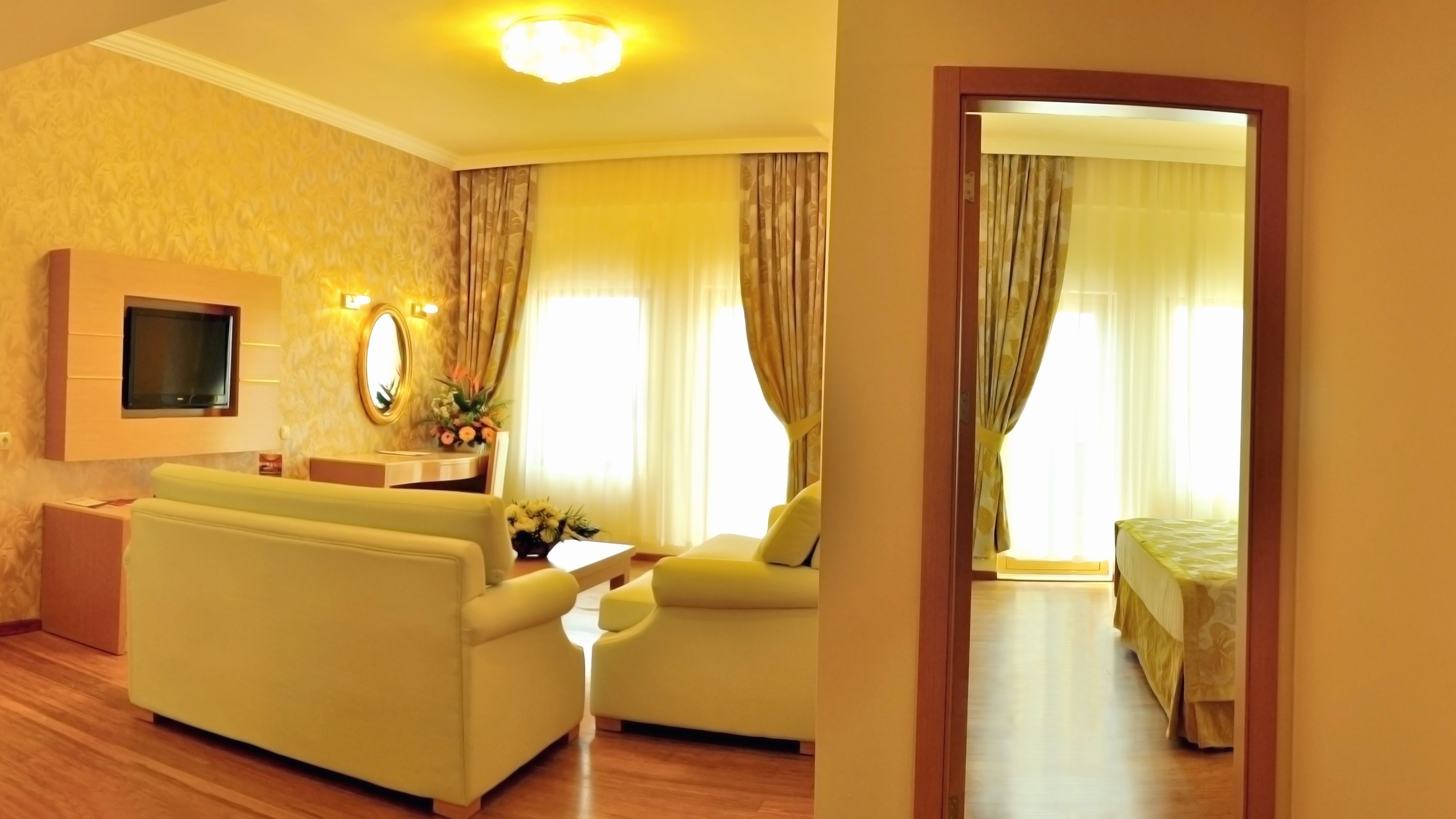 FAMILY SUITE LAND VIEW