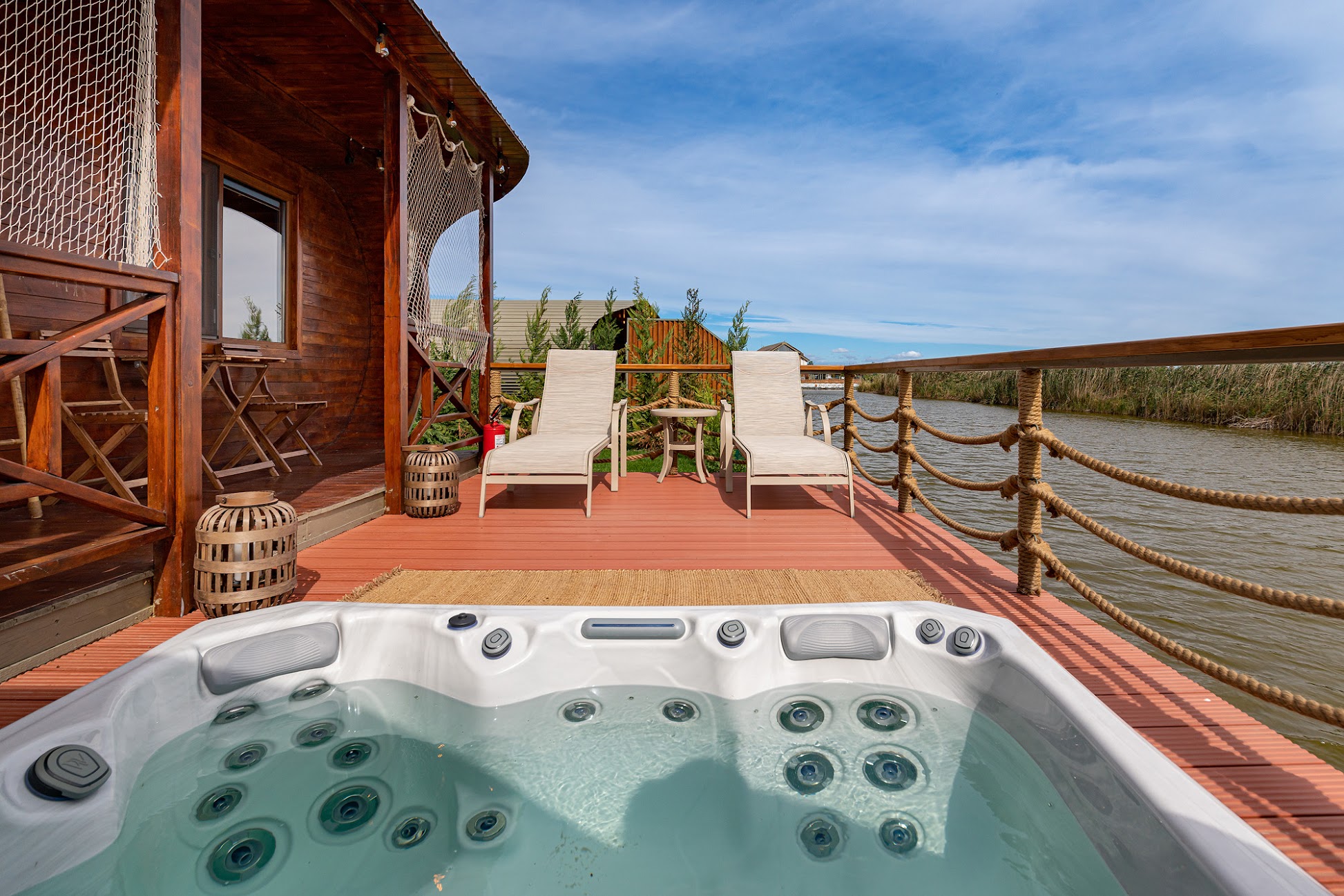 Argos Bungalow cu jacuzzi