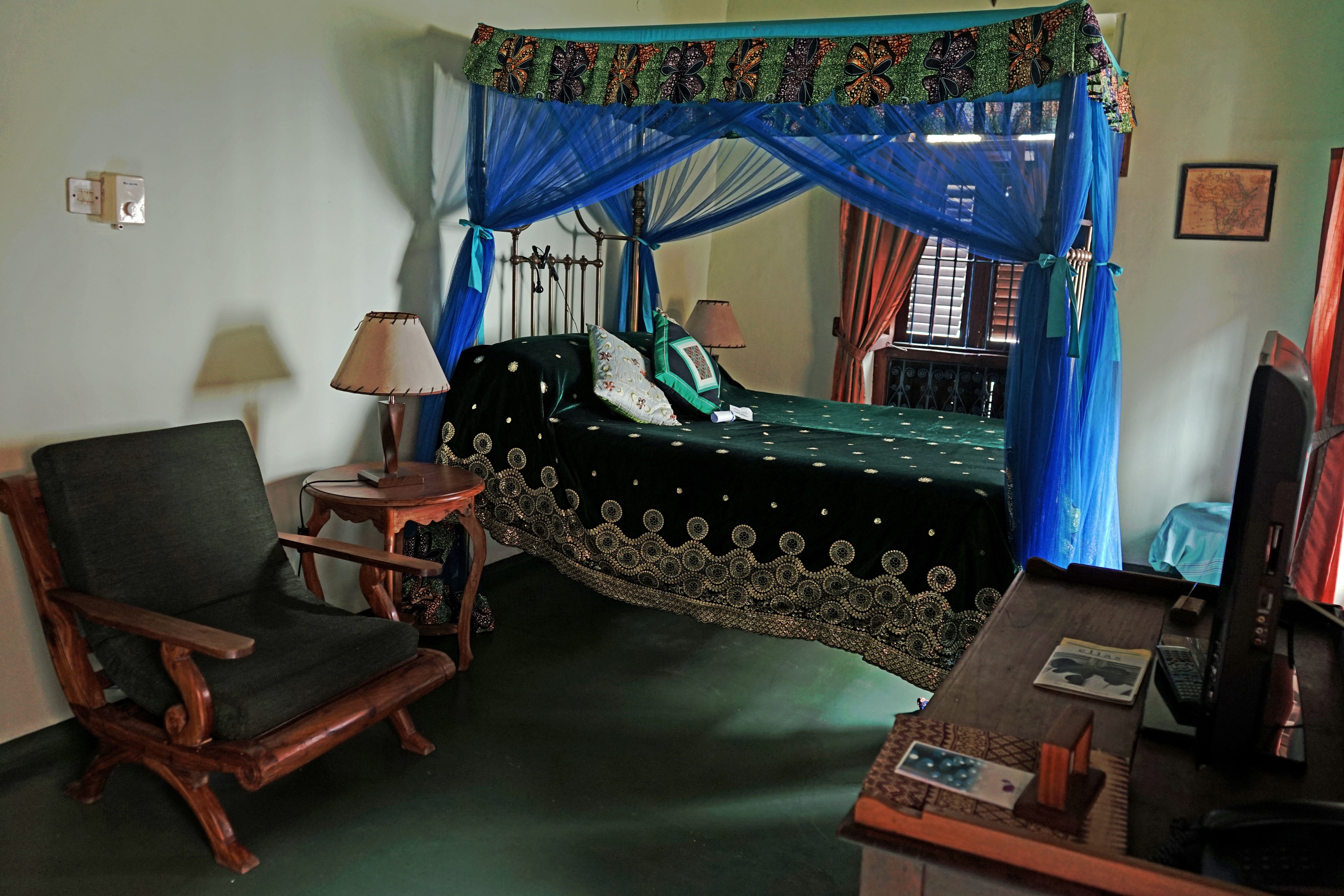 SUITE CAPACITY 2