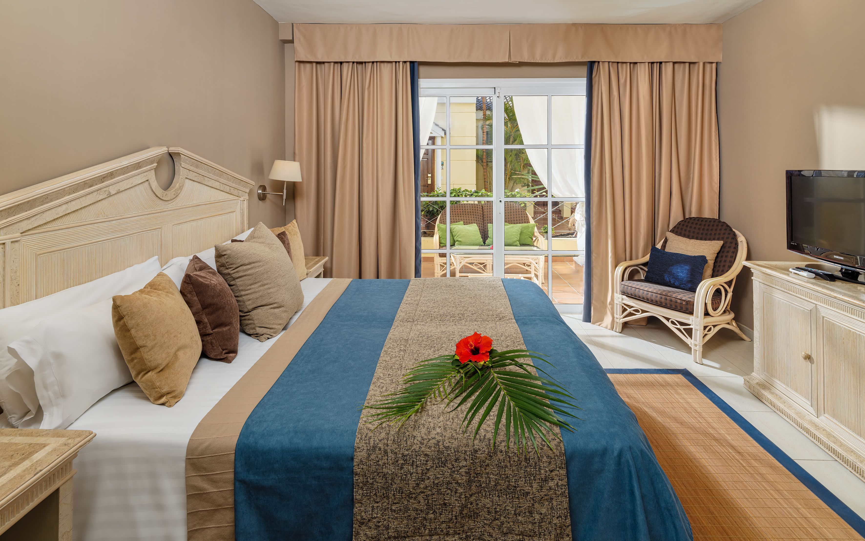SUITE 1 BEDROOM