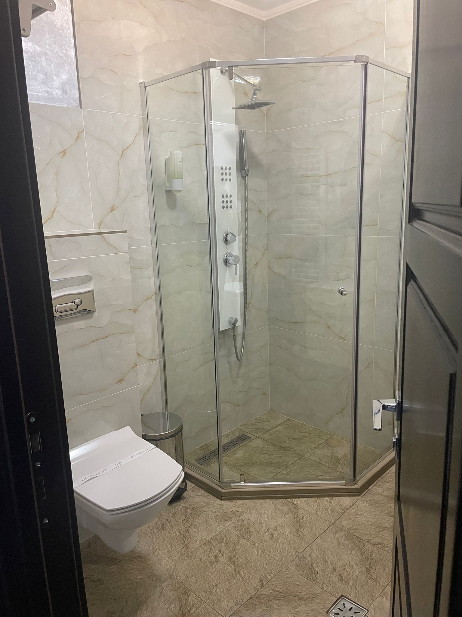 CAMERE DUBLA FARA BALCON
