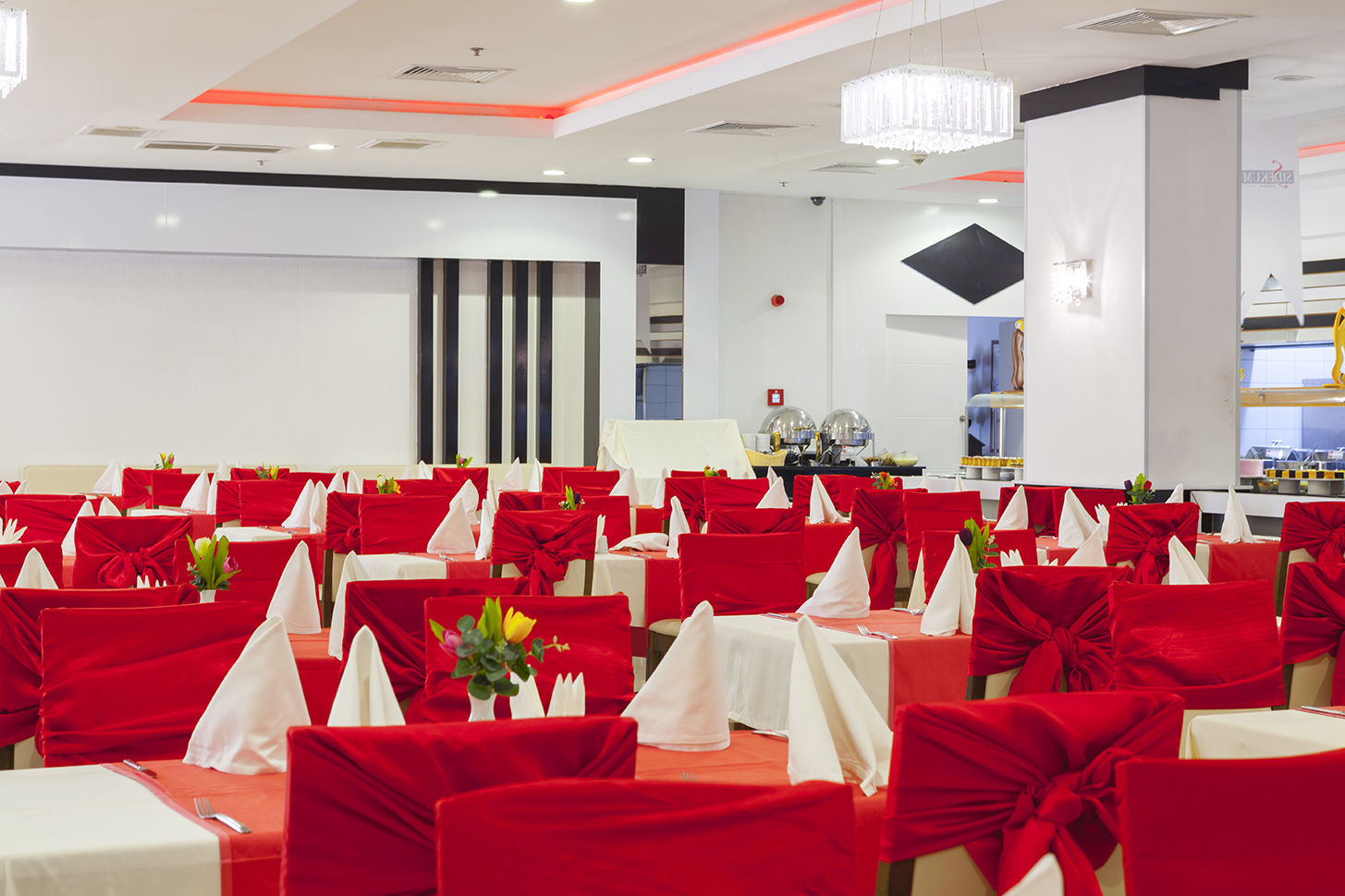 MAIN RESTAURANT