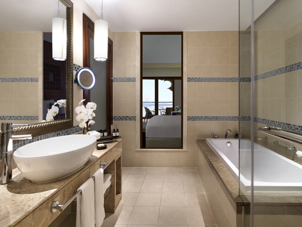Deluxe Heritage Palm Sea View Room Queen