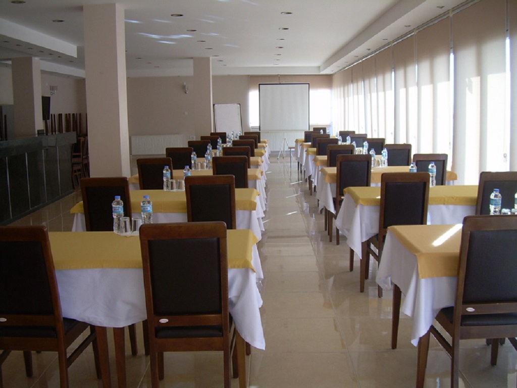 MICE (servicii de organizare de întâlniri, conferințe, alte evenimente)