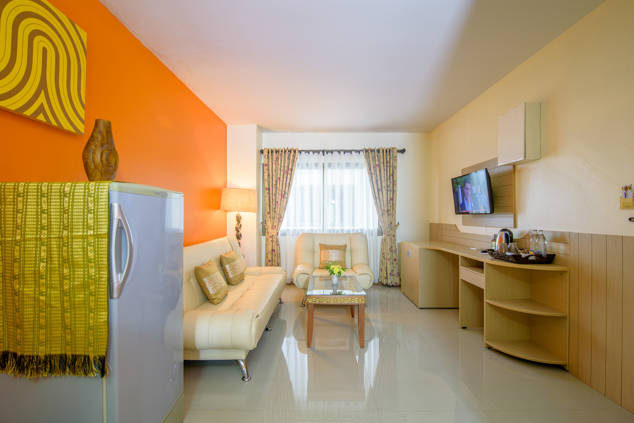 Golden Two View Suite