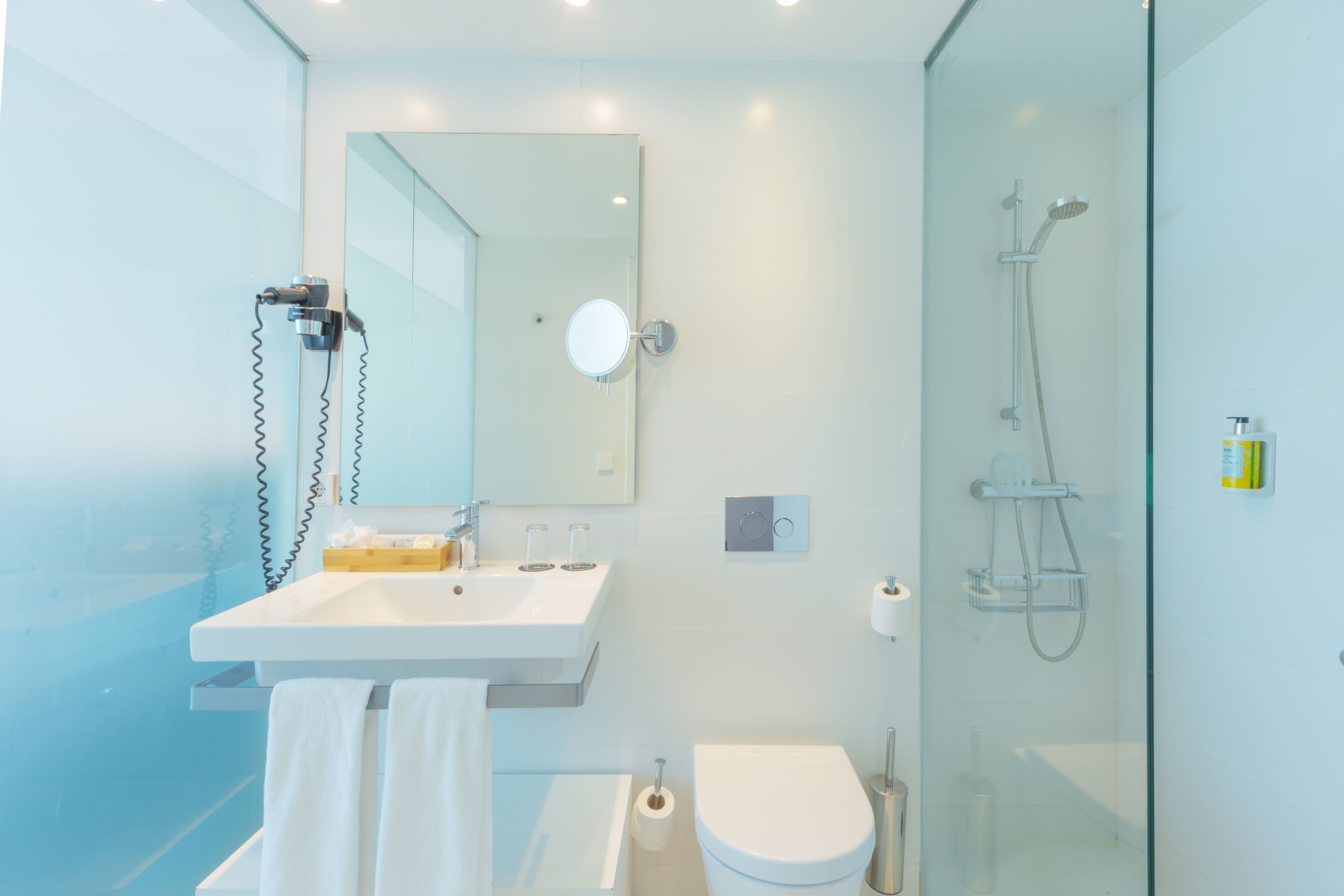 DOUBLE PREMIUM SWIM UP FRONTAL SEA VIEW BALCONY