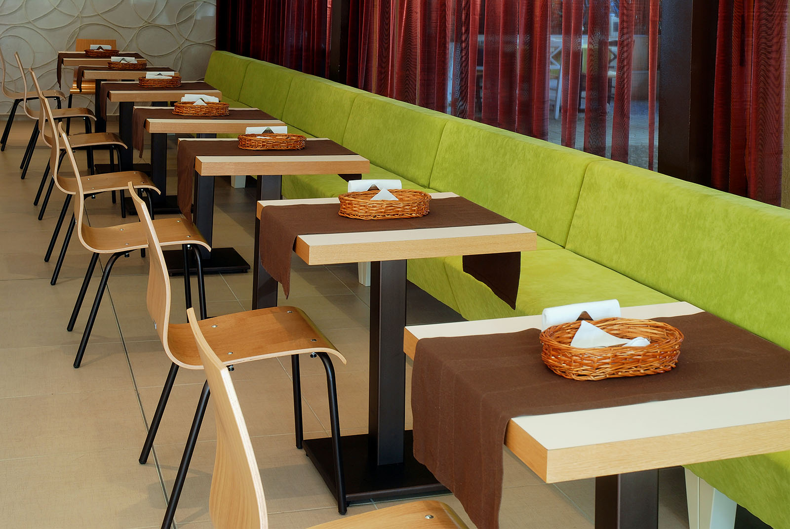 MAIN RESTAURANT