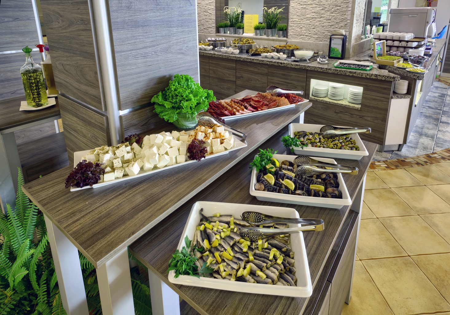 MAIN RESTAURANT
