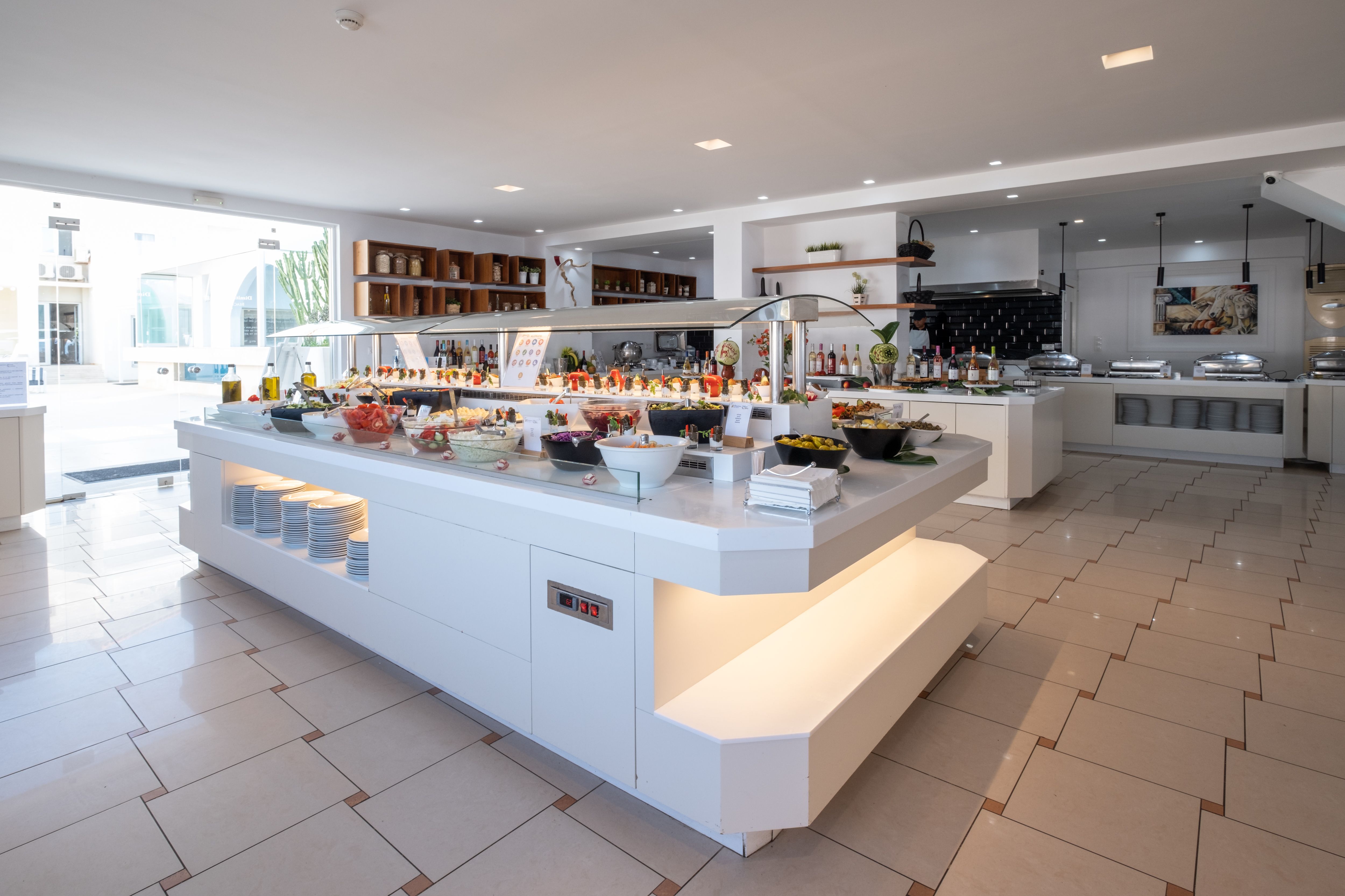 MAIN RESTAURANT 