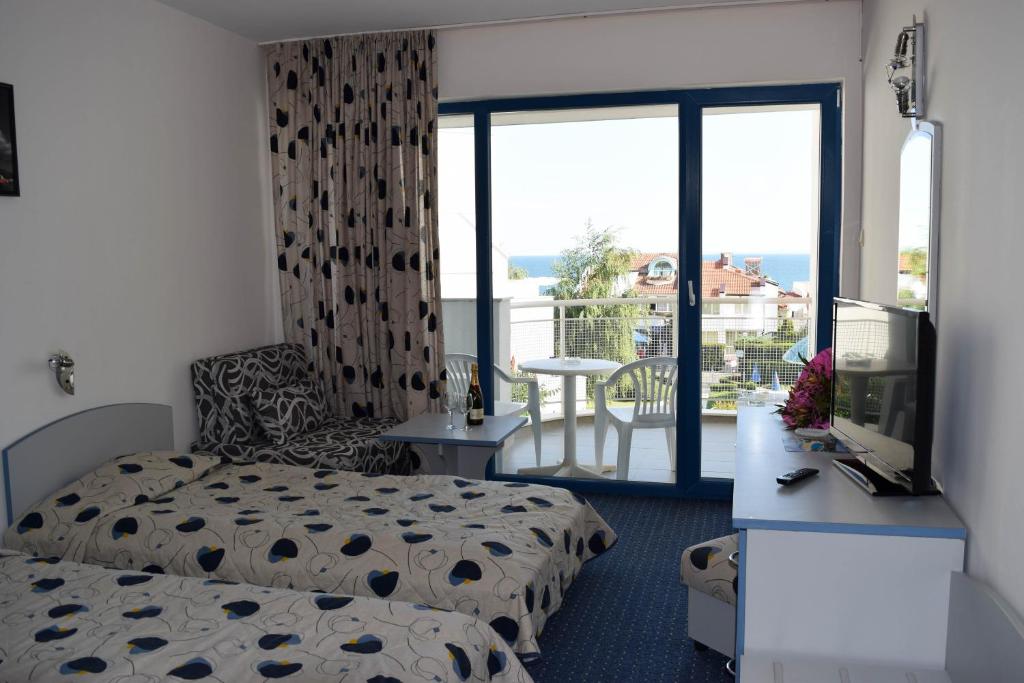 TWIN STANDARD ROOM (BALCONY) 