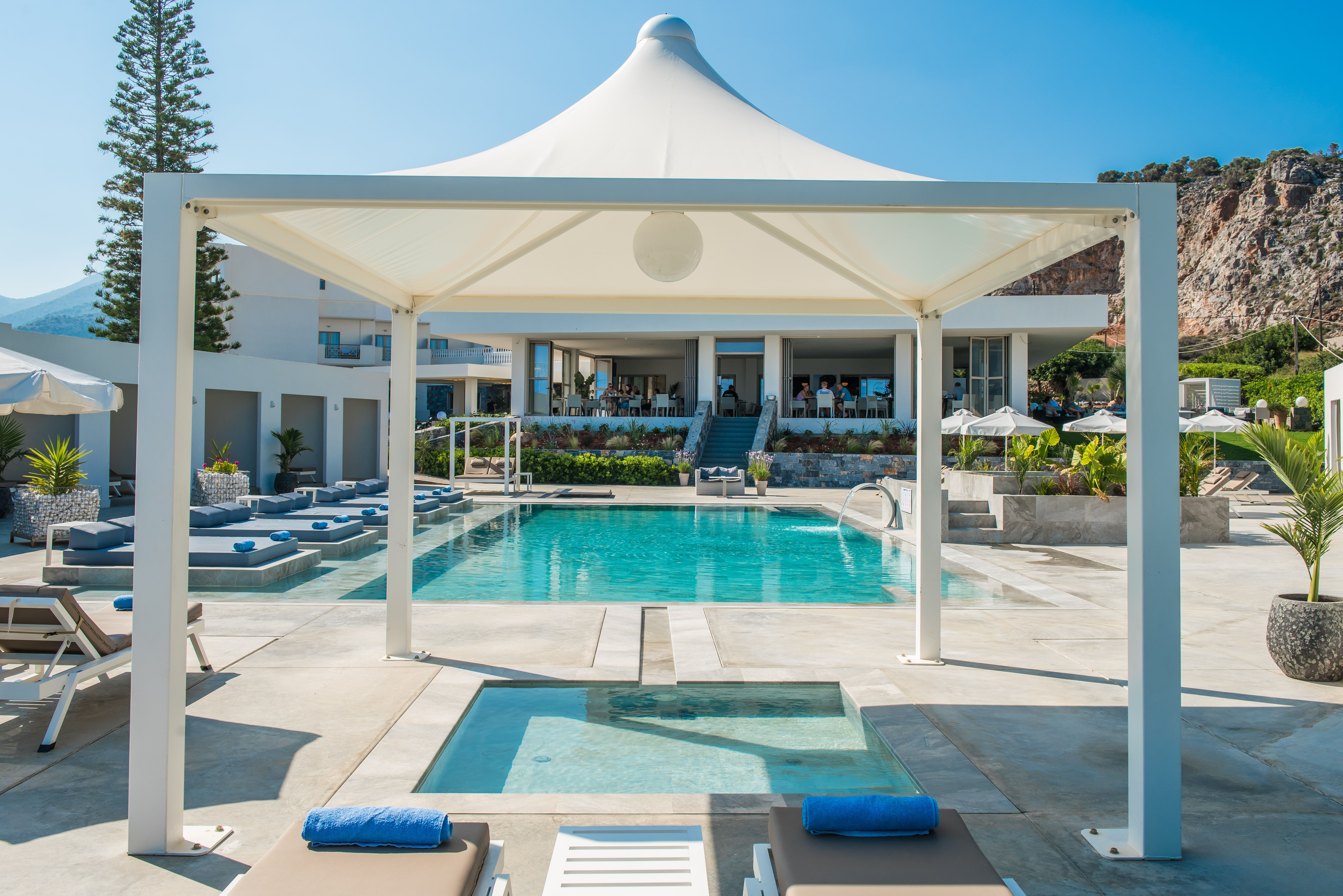 Piscina deschisă