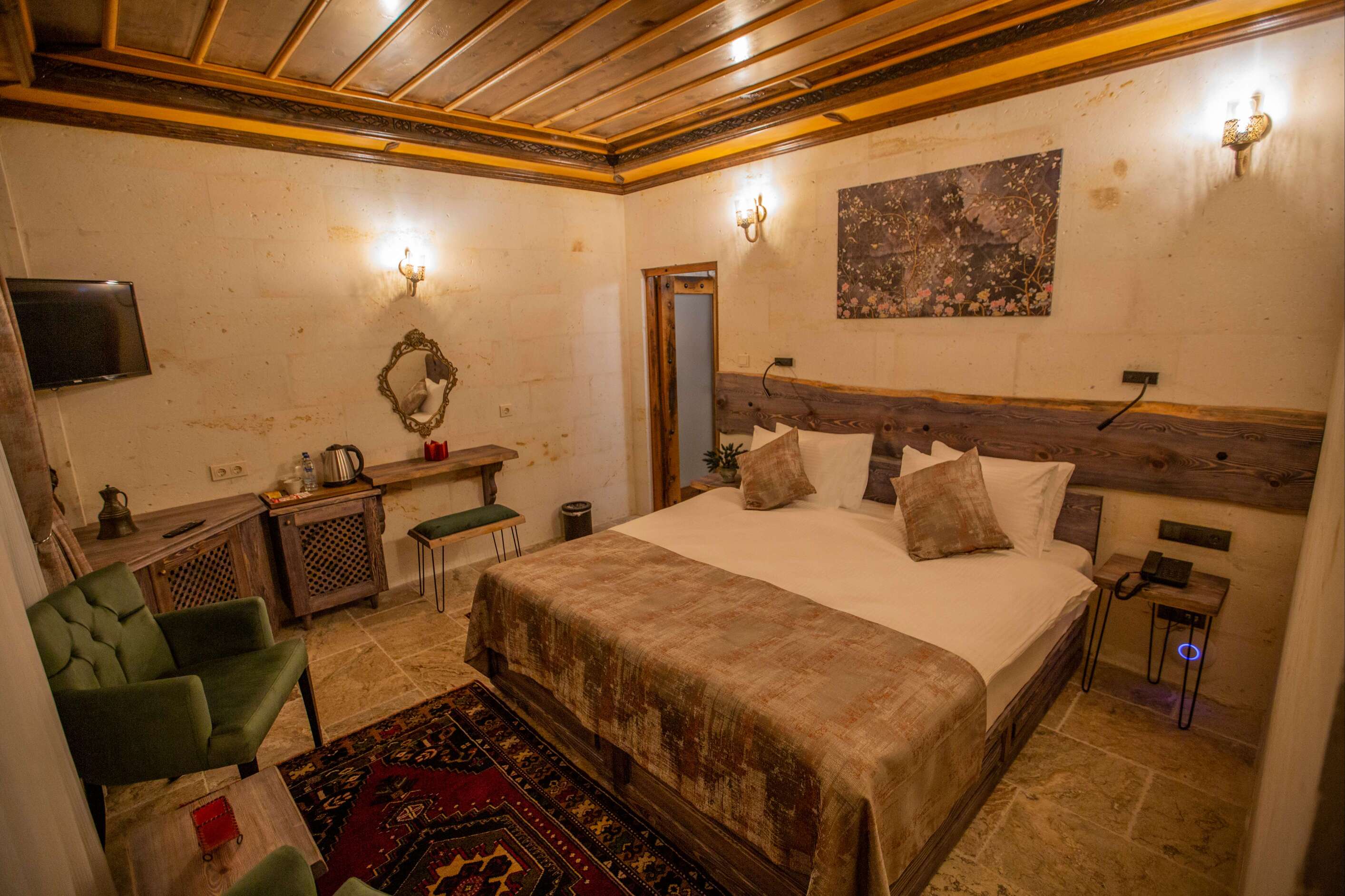 JUNIOR ROOM