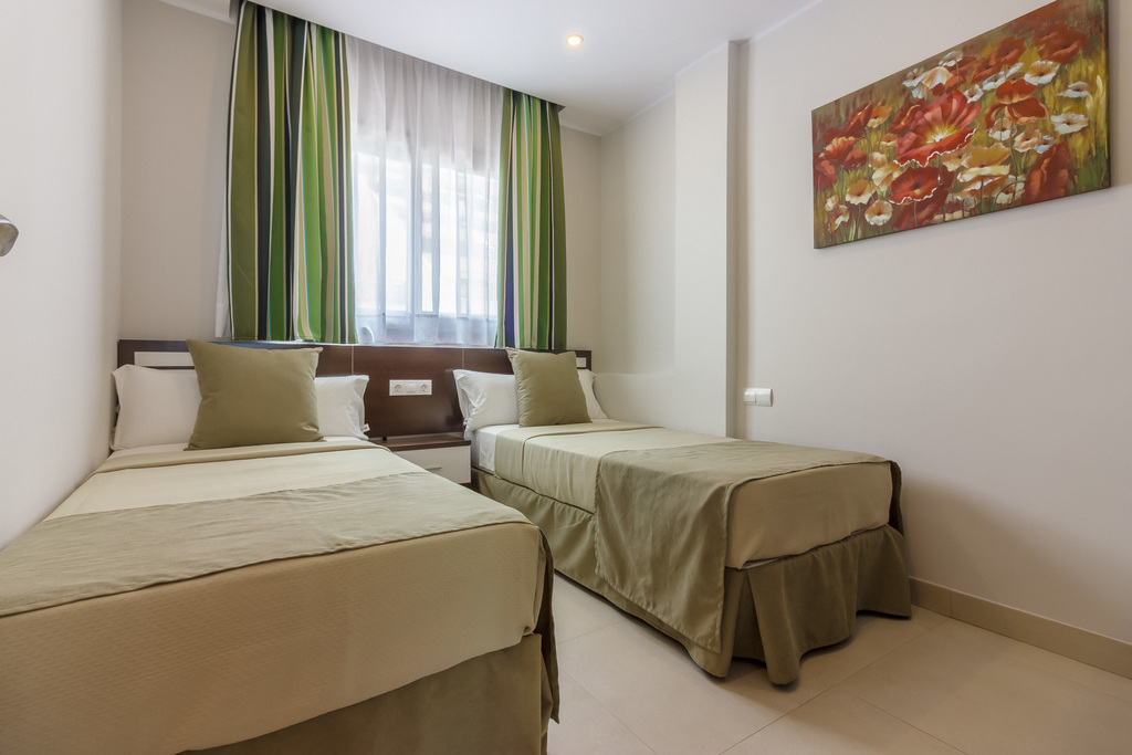 	2 BEDROOM APARTMENT 