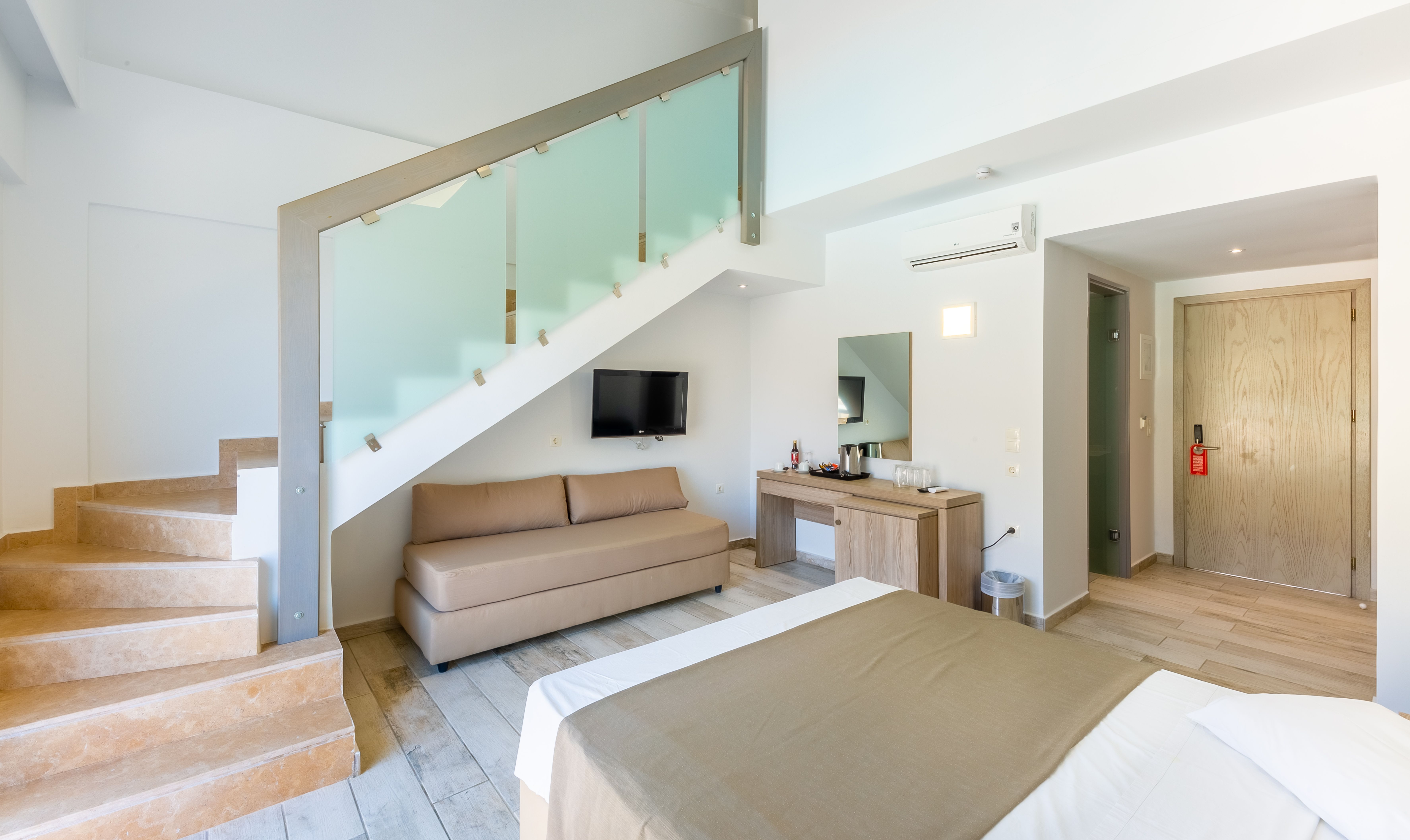 1 BEDROOM MAISONETTE 45M2
