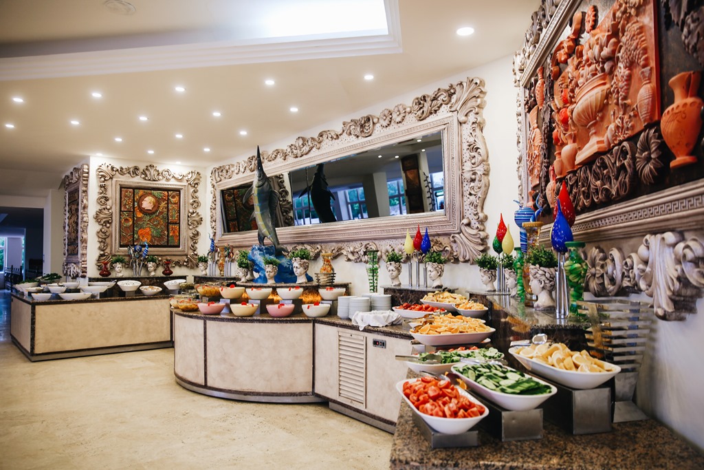 MAIN RESTAURANT