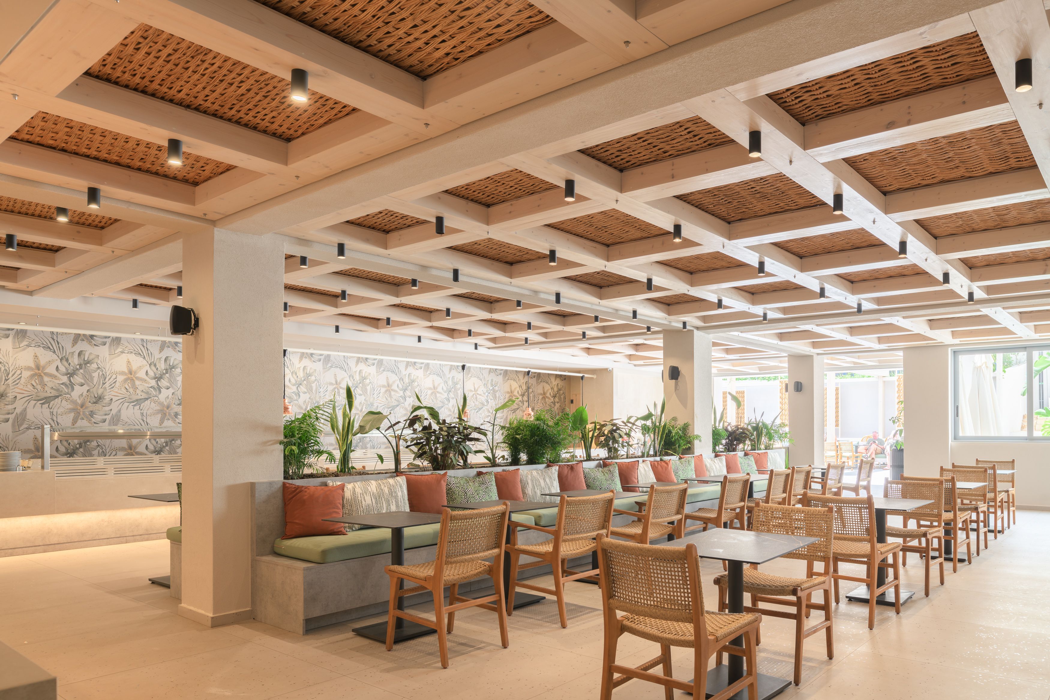 Main restaurant 