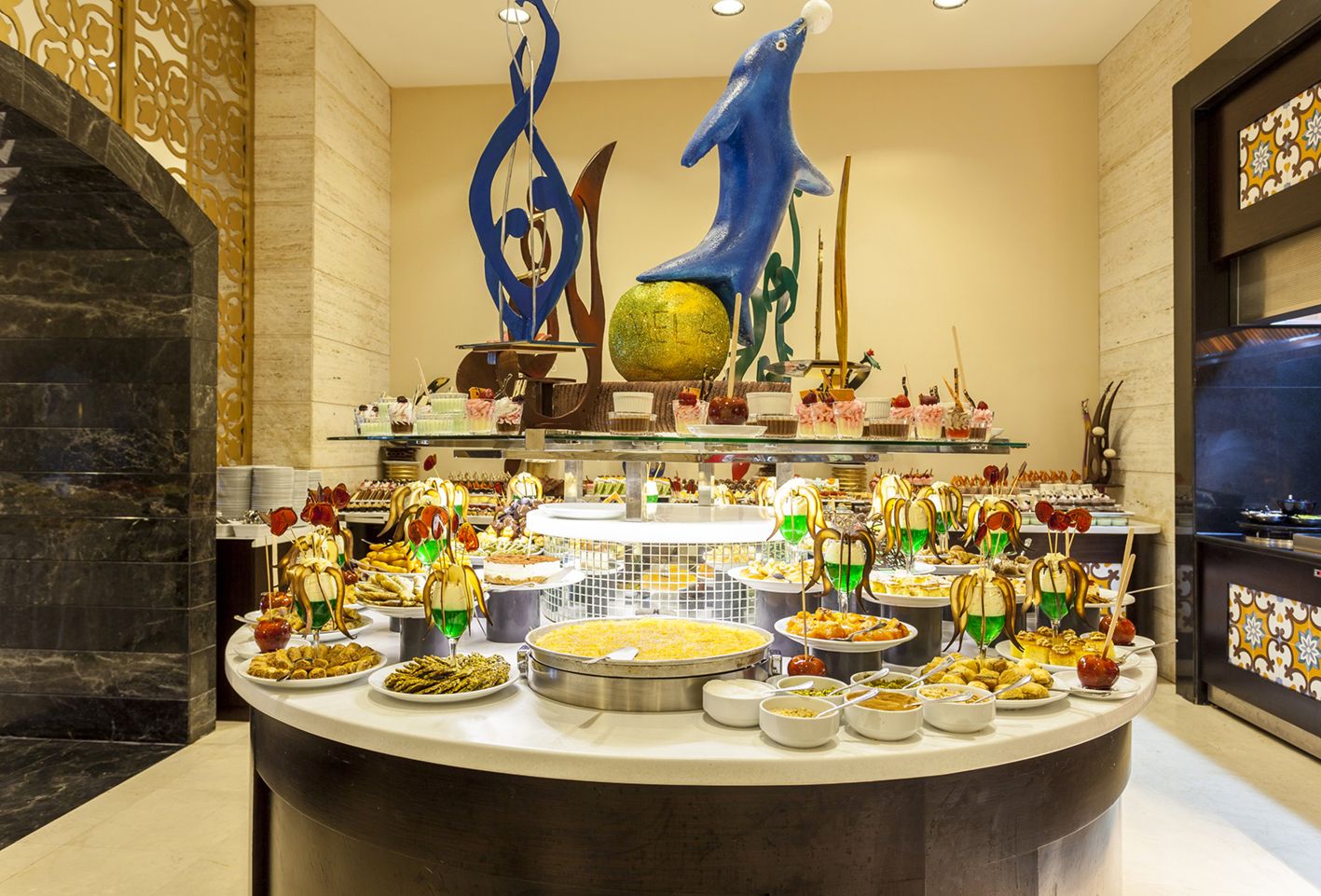 MAIN RESTAURANT