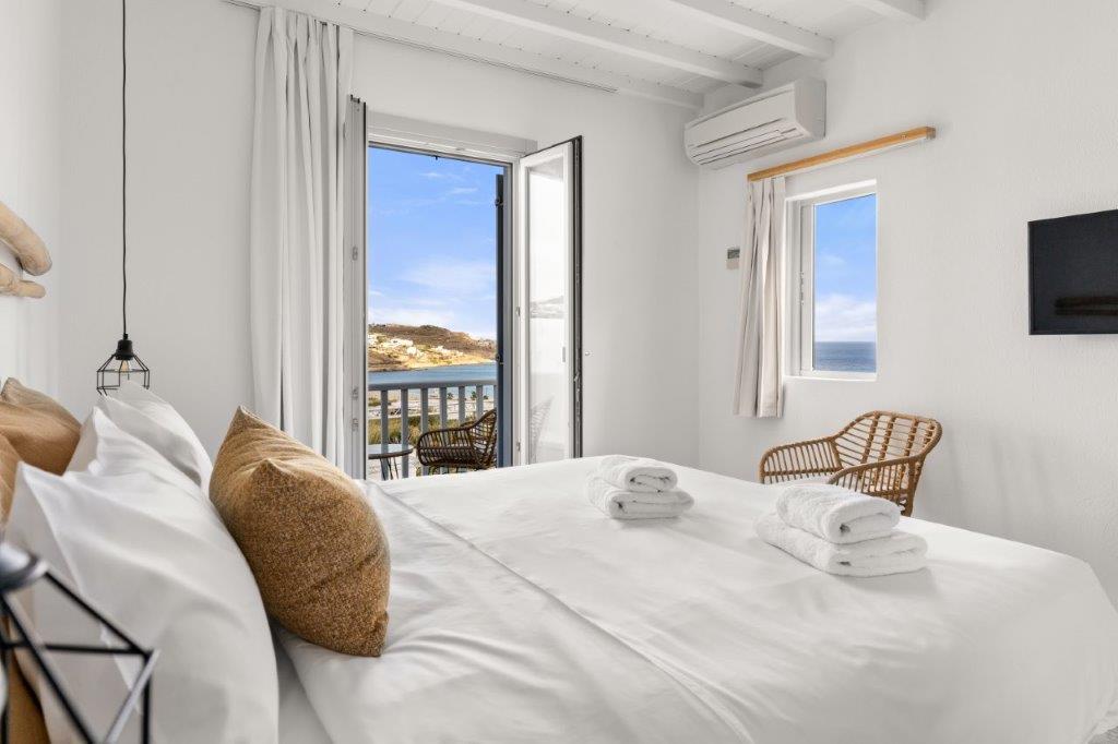 Friends and Family Room Sea View