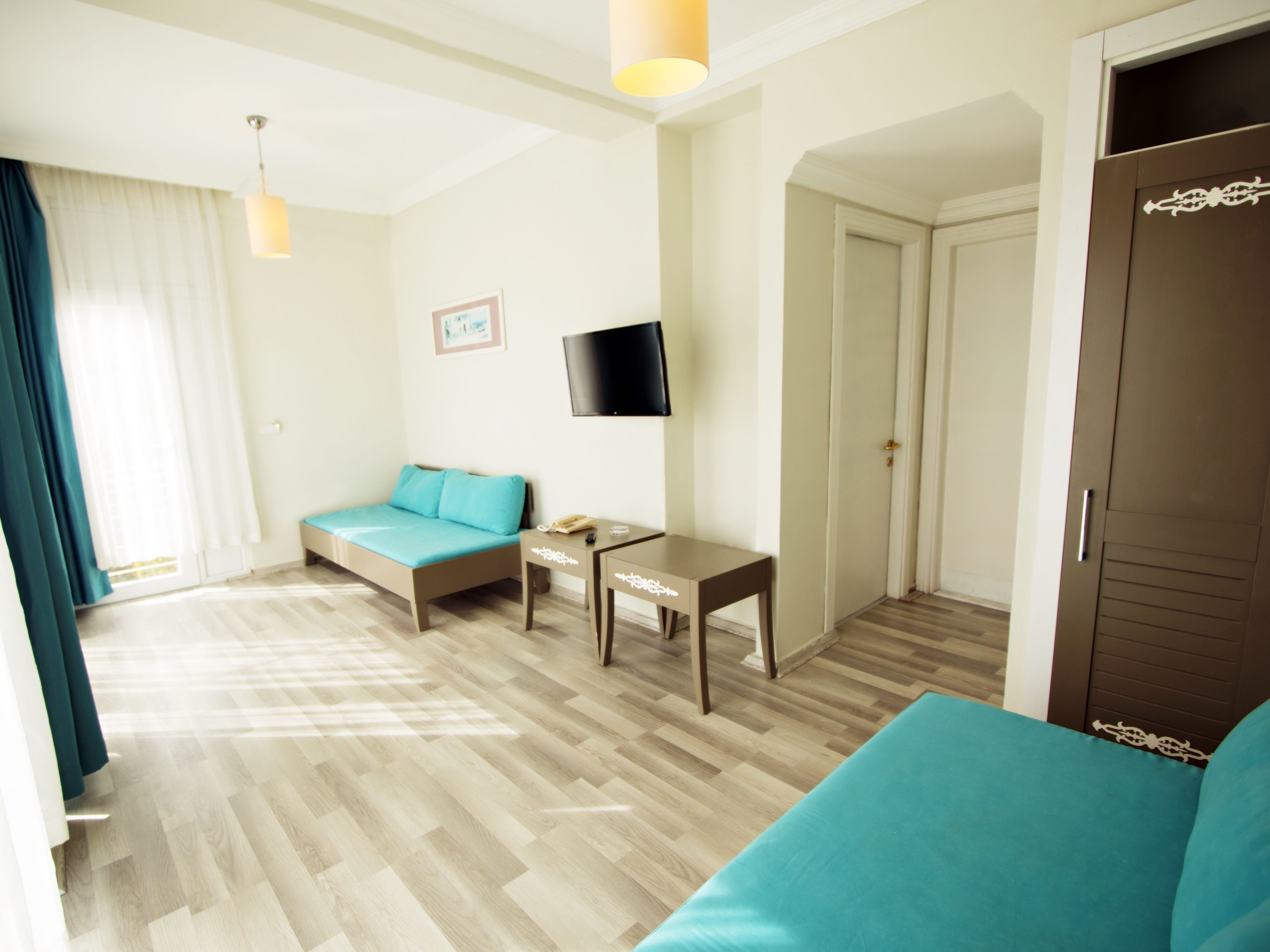 FAMILY  ROOM