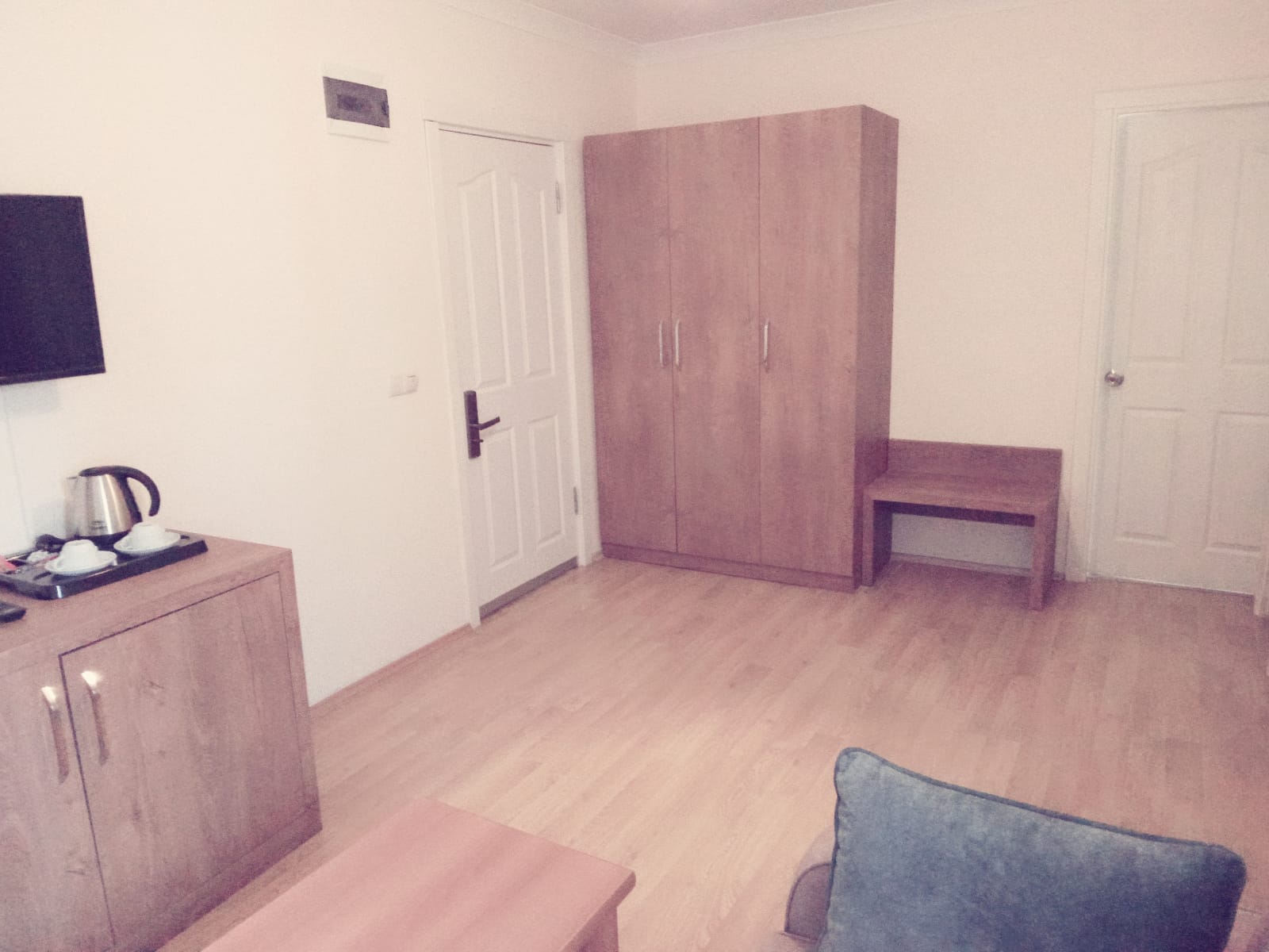 CORAL ROOM