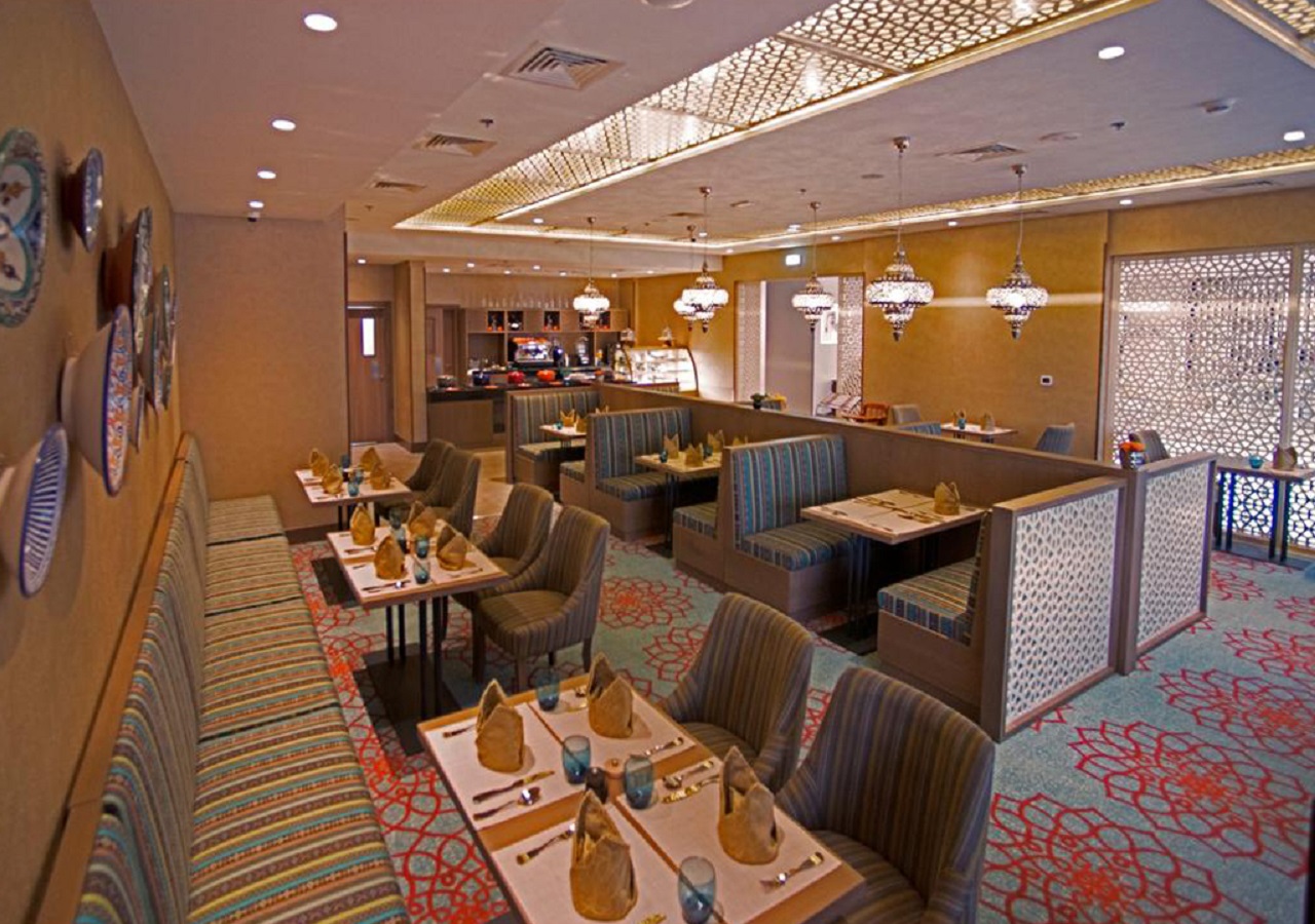 La Mode Cafe and Restaurant