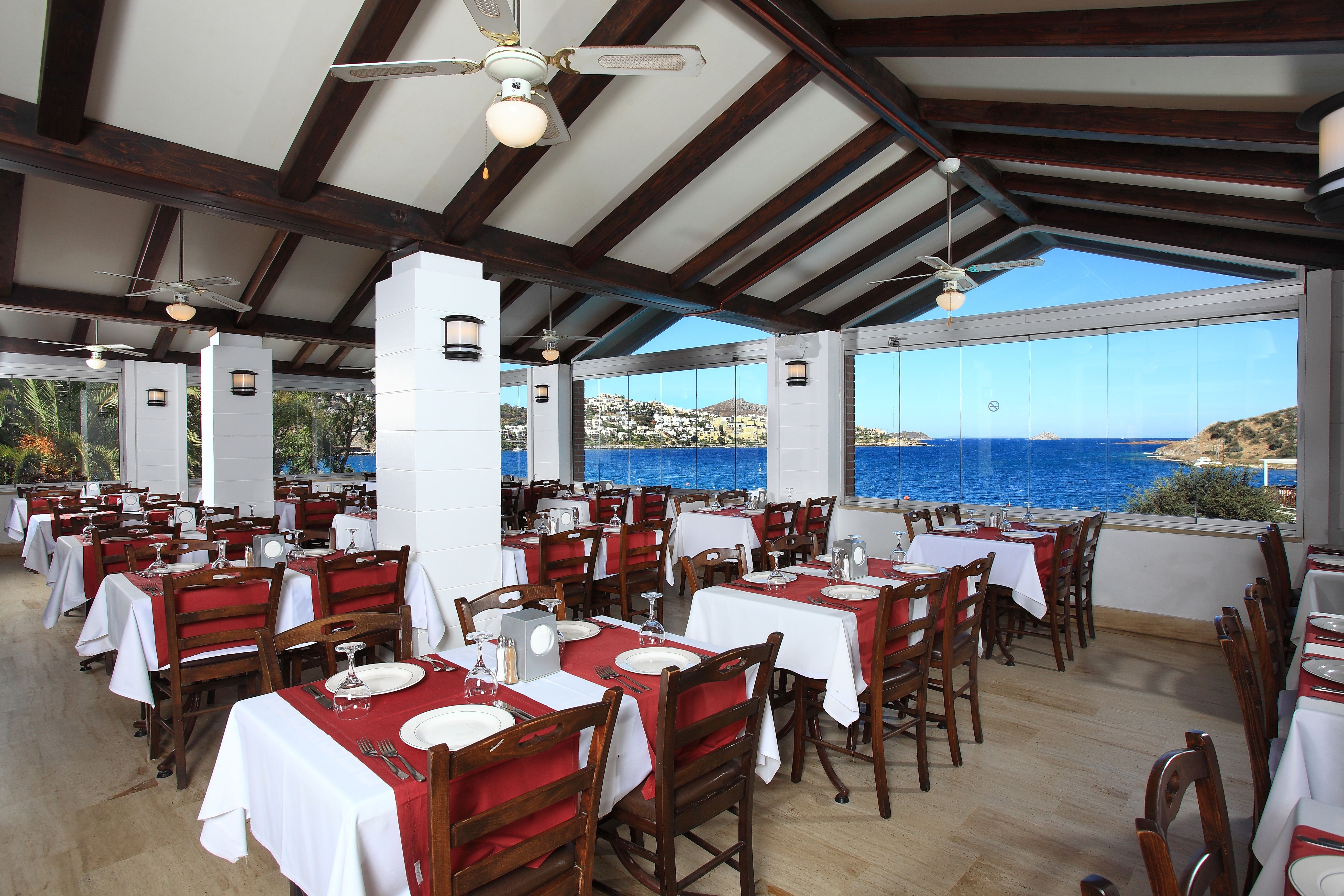 MAIN RESTAURANT