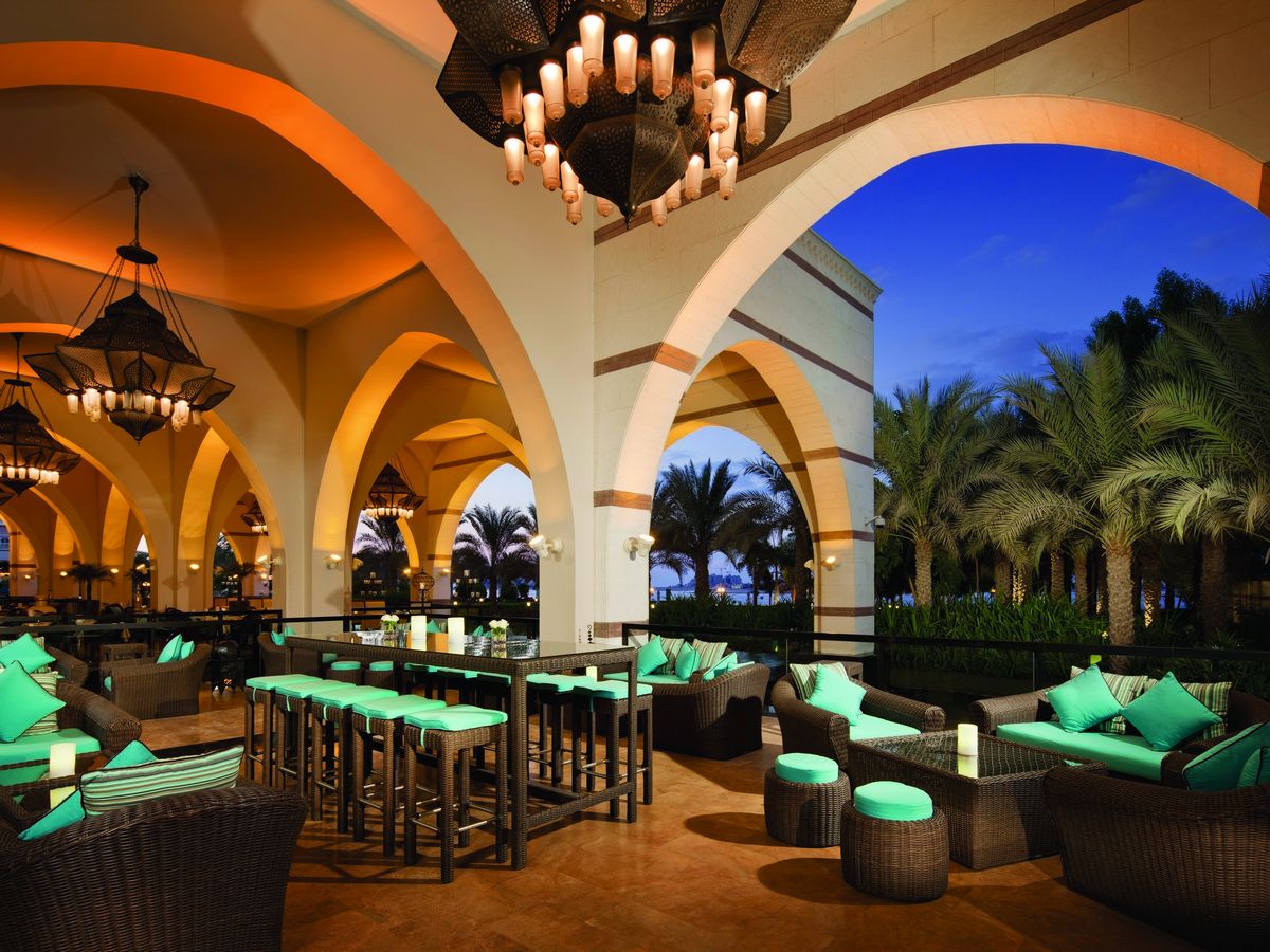 Club Lounge (Club guests only)