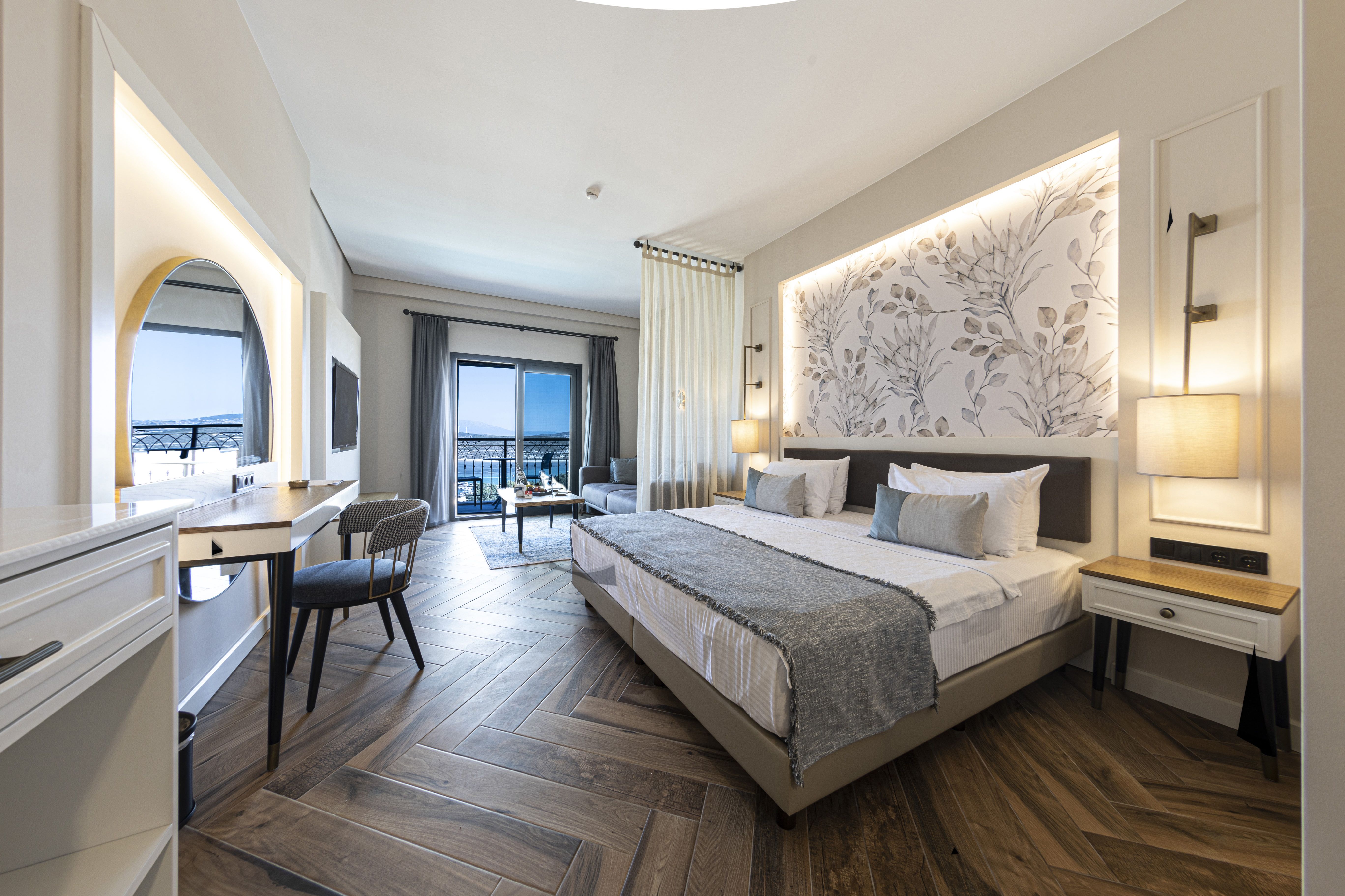 SUPERIOR ROOM