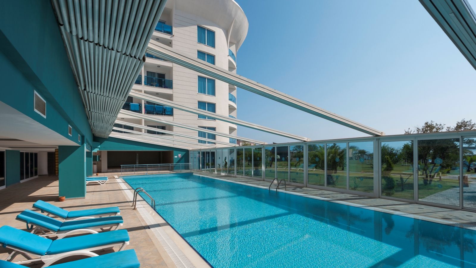 Piscină interioară