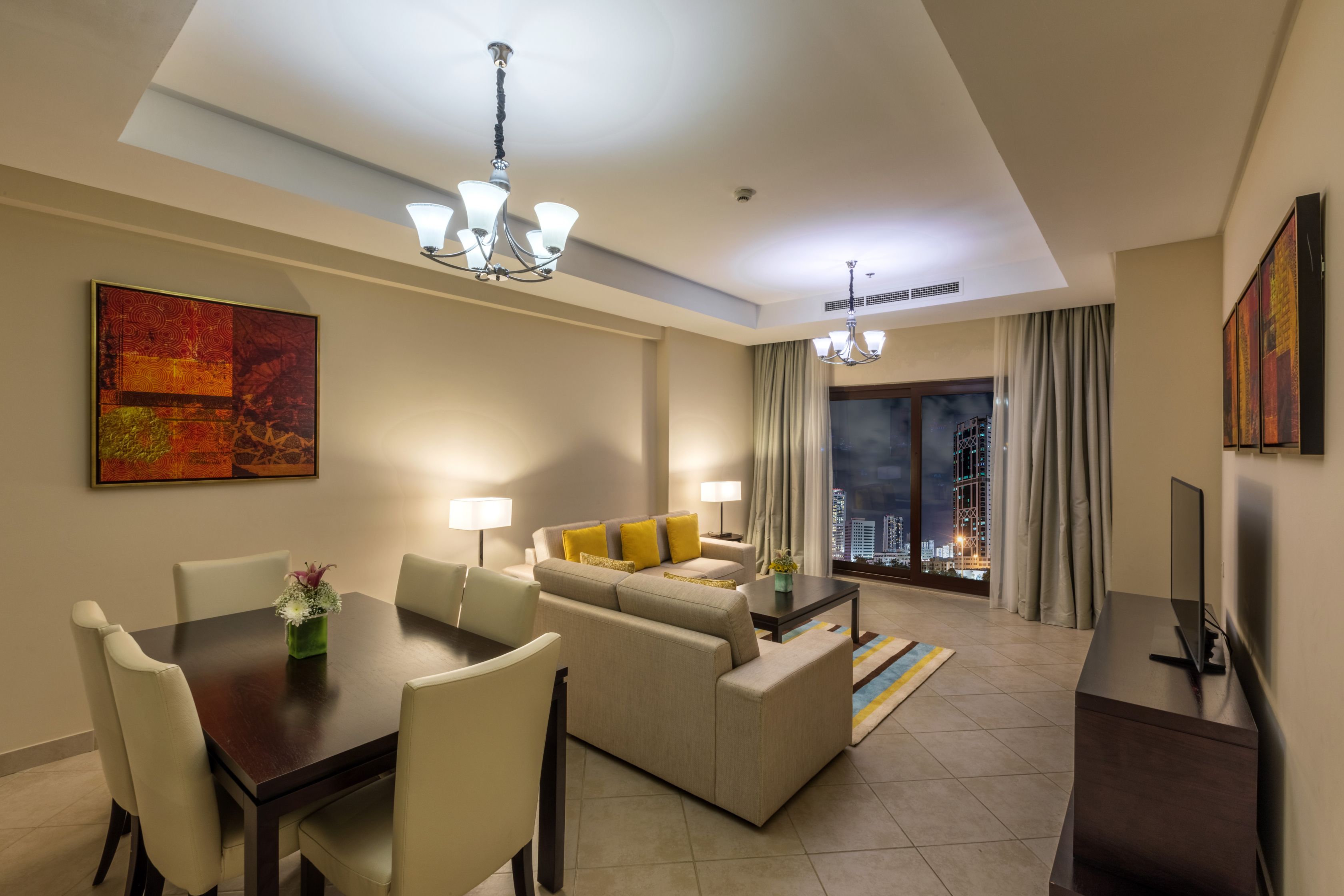 2 BEDROOM APARTMENT MOUNTAIN/CITYVIEW
