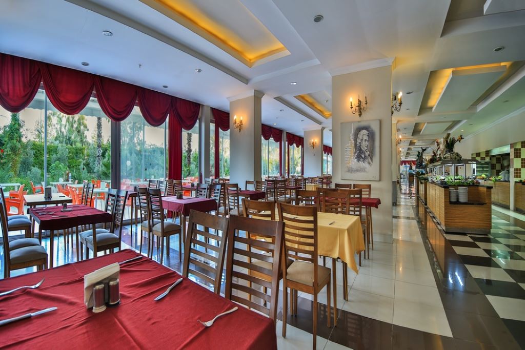 MAIN RESTAURANT