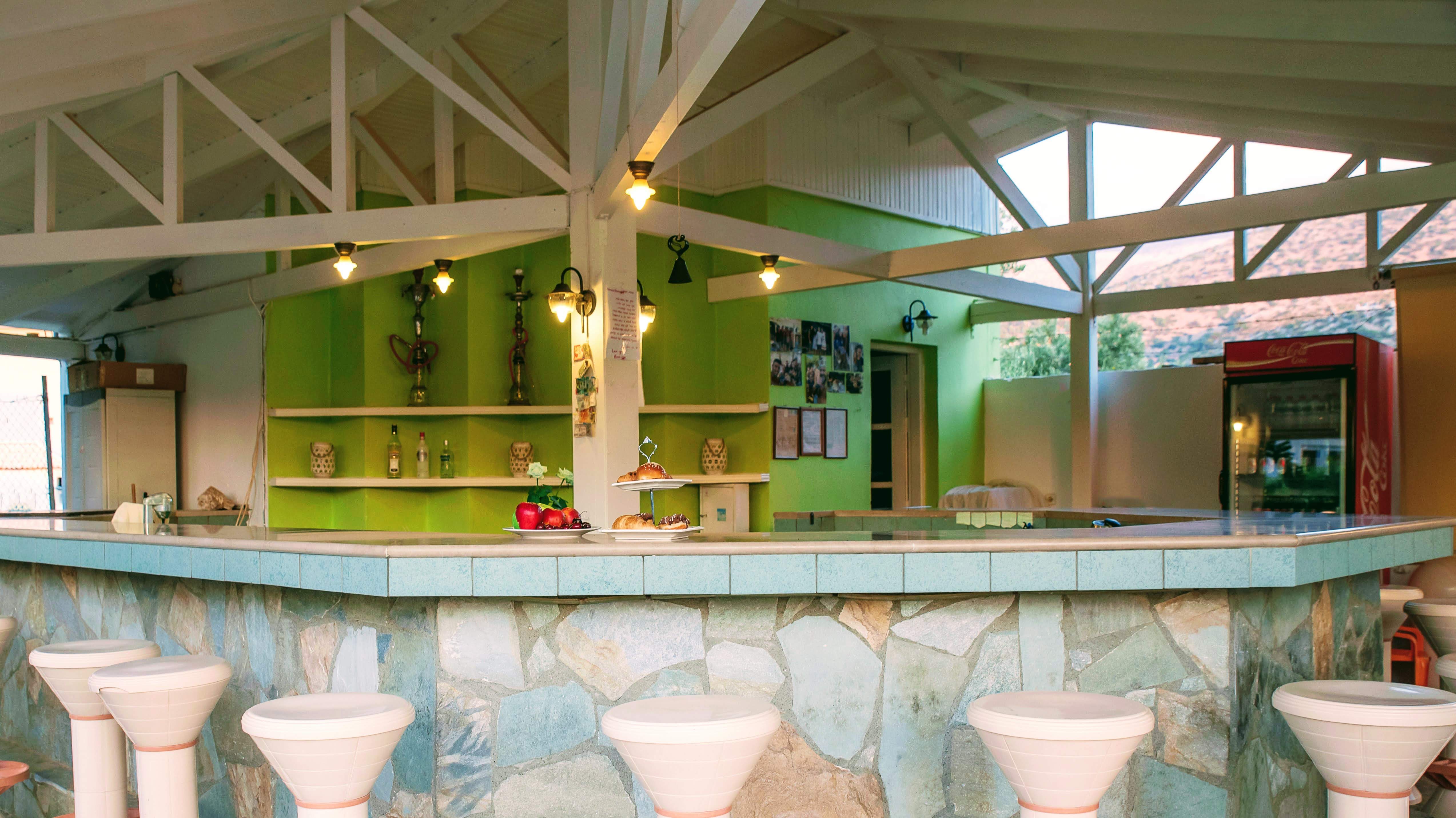 Pool Bar