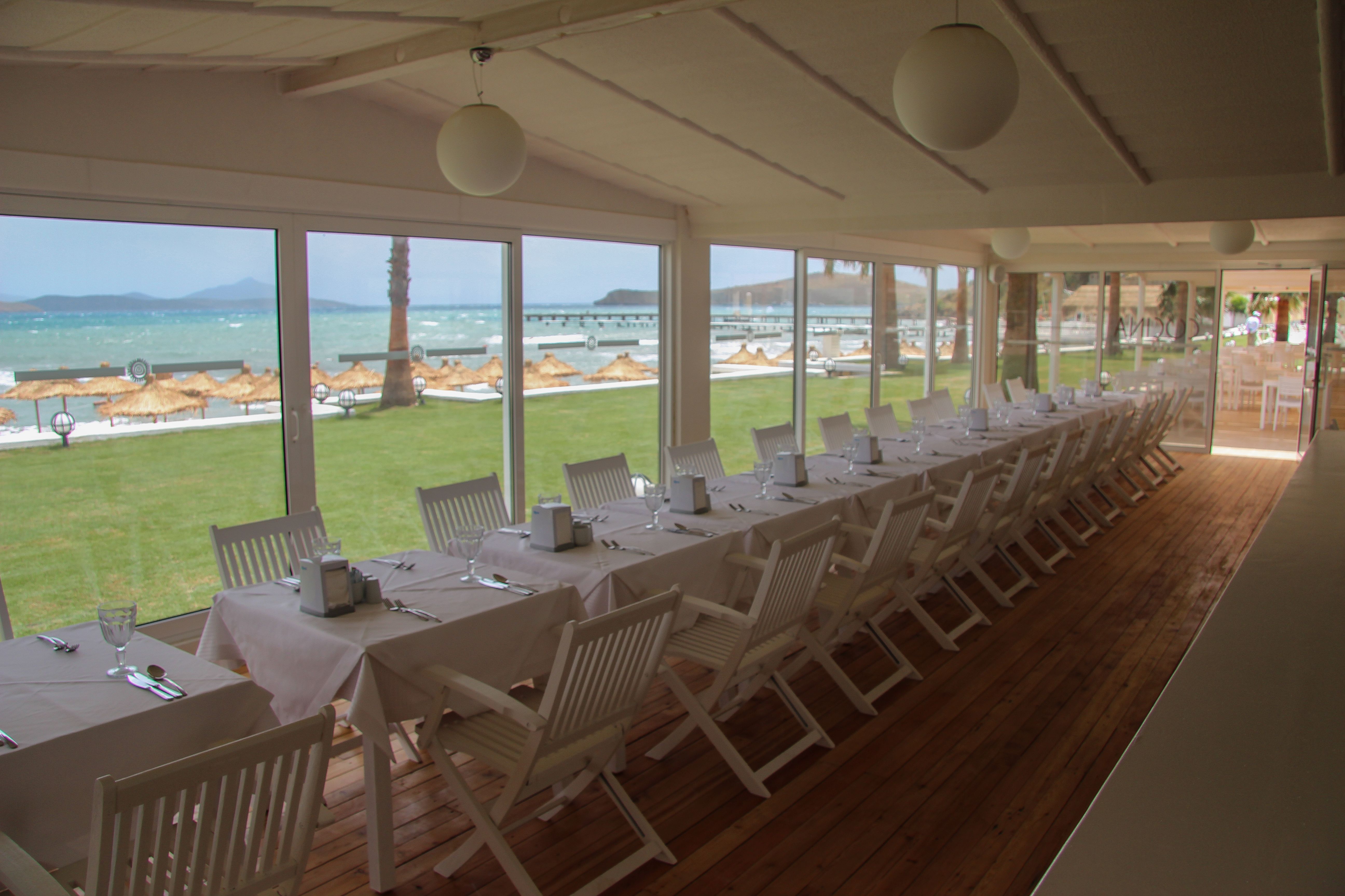 MAIN RESTAURANT
