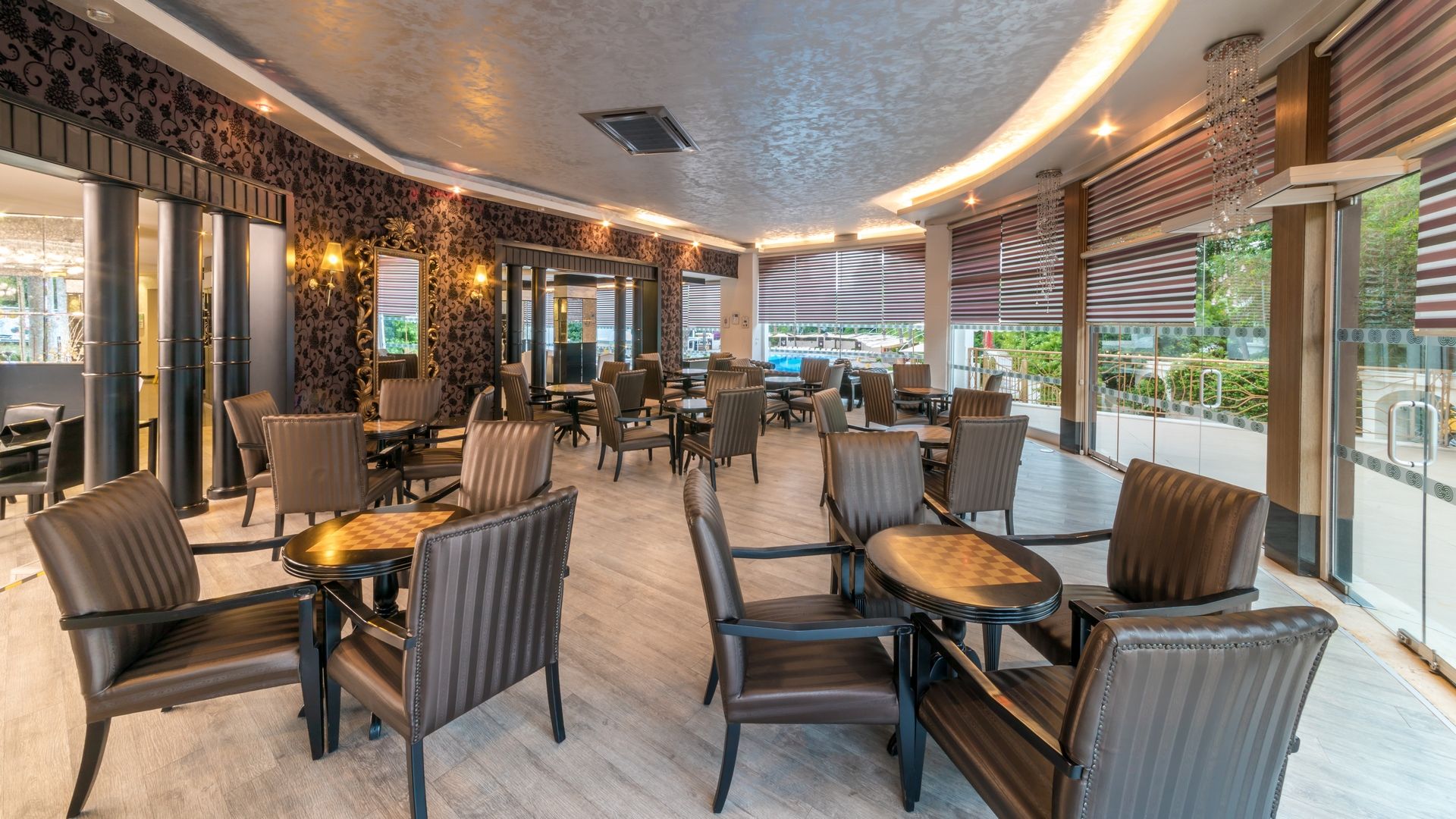 Lounge Bar