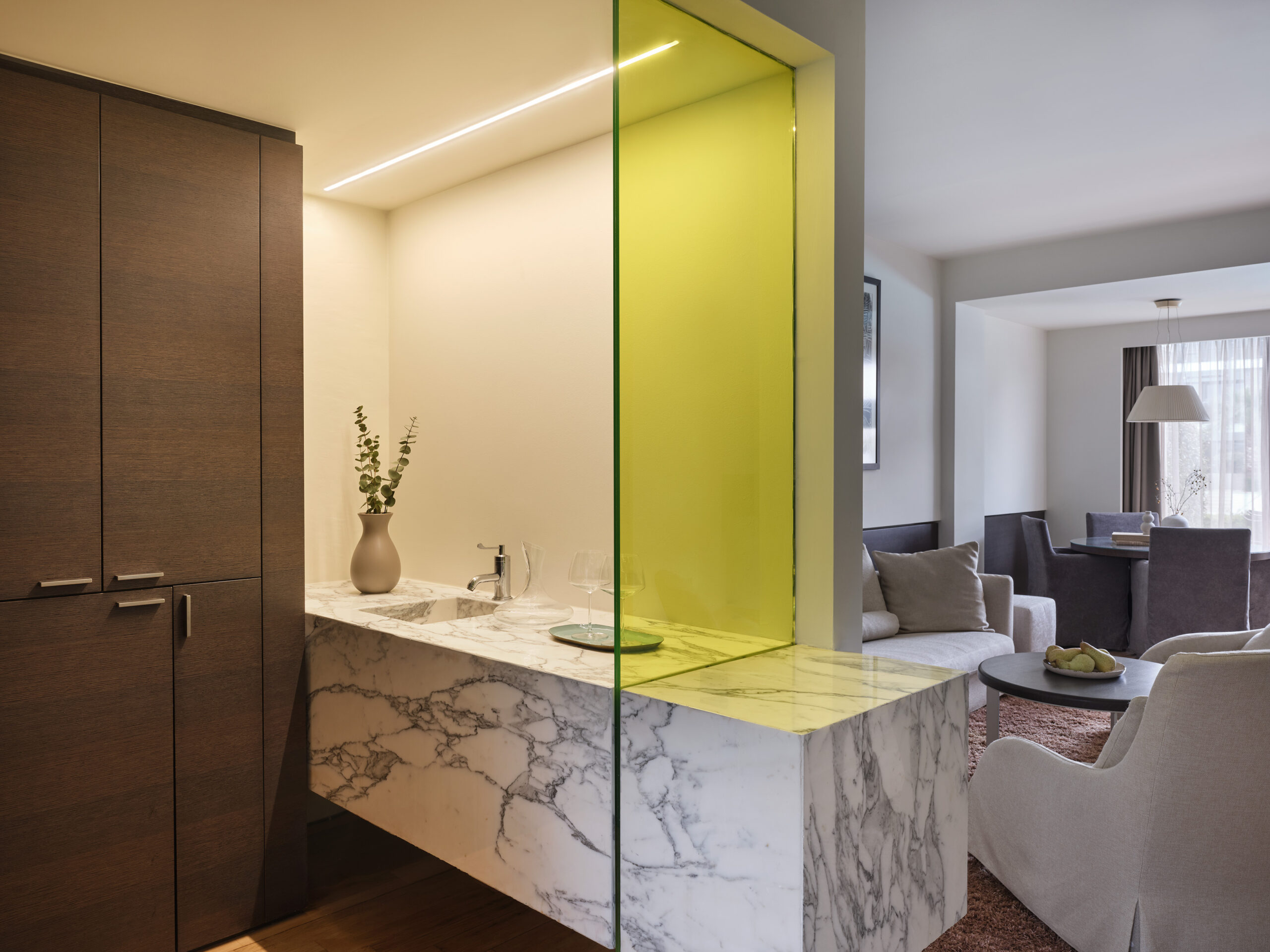 EXECUTIVE SUITE PRIVATE POOL