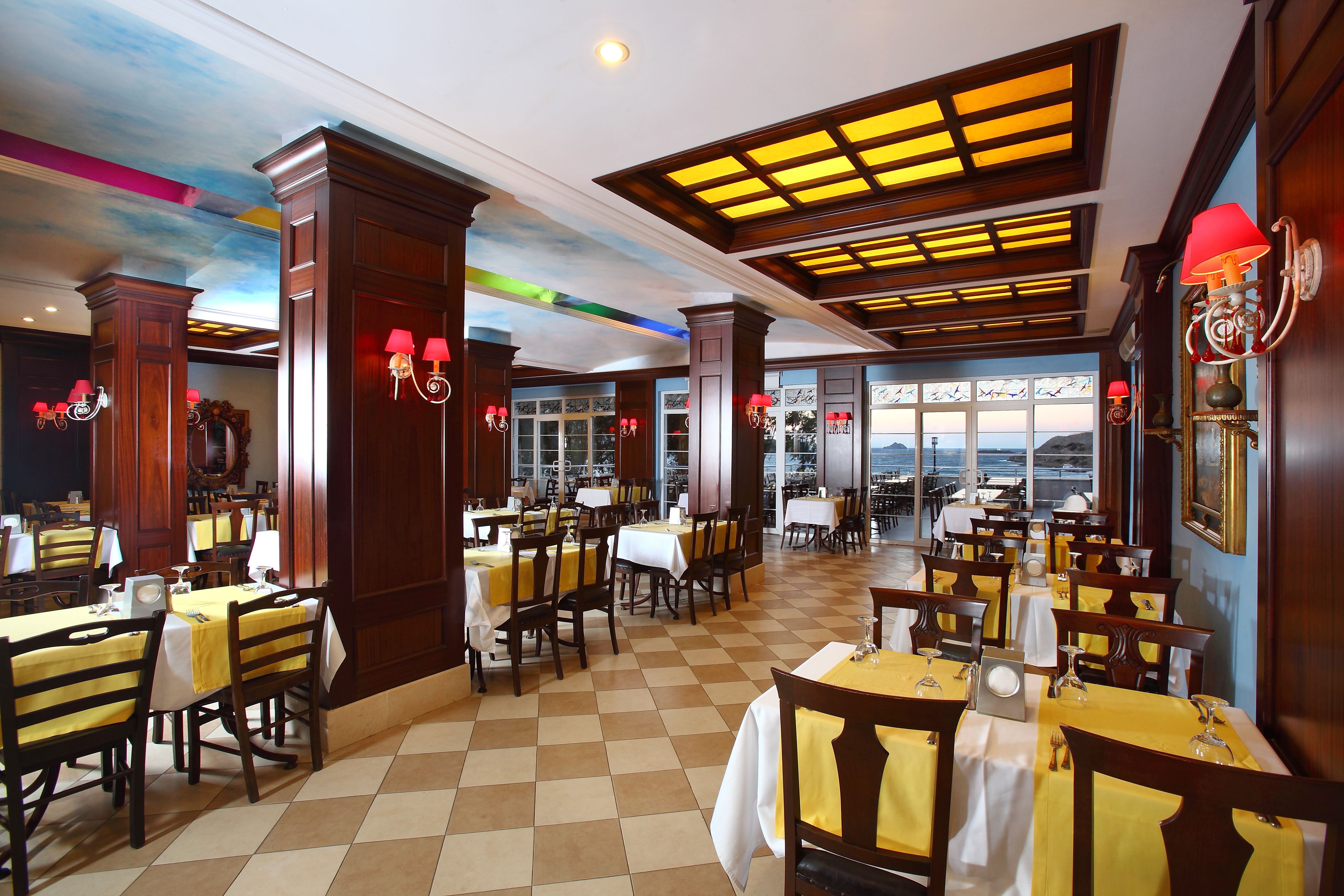 MAIN RESTAURANT
