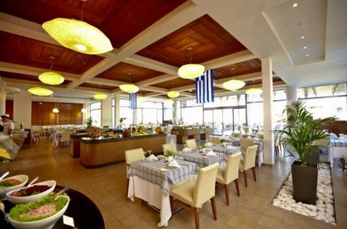 Hotel Sensimar Port Royal Villas &Spa  restaurant.JPG